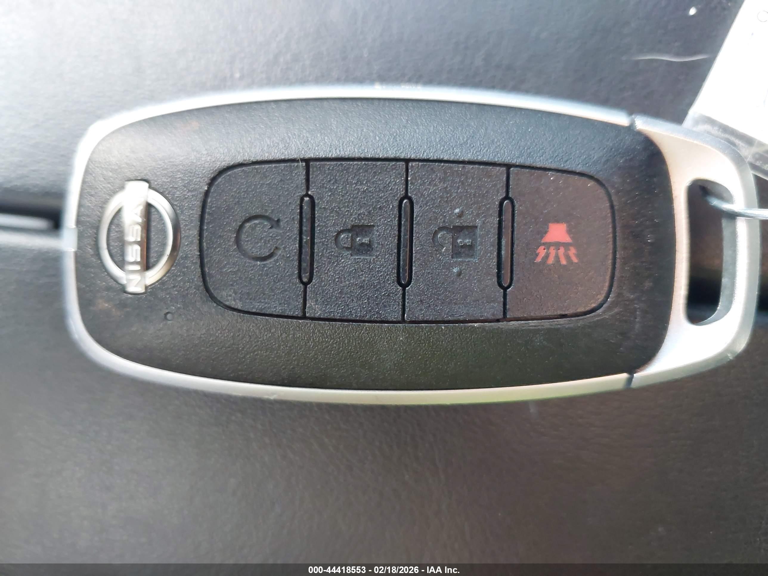NISSAN ROGUE image 11