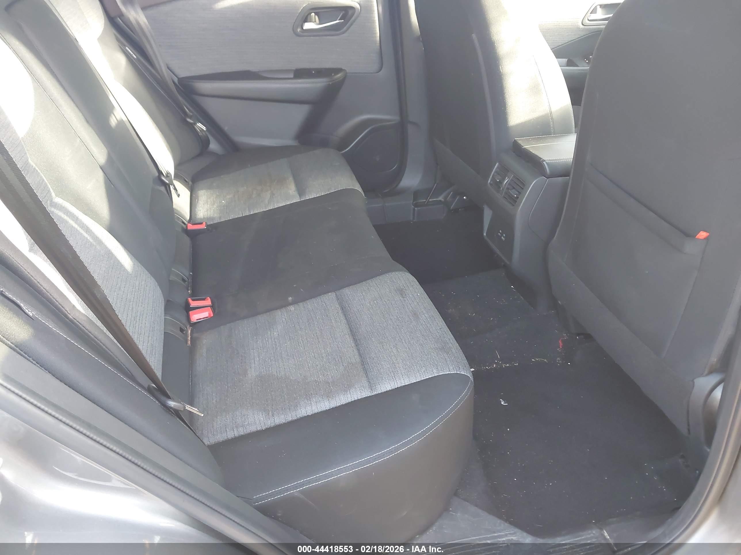 NISSAN ROGUE image 8
