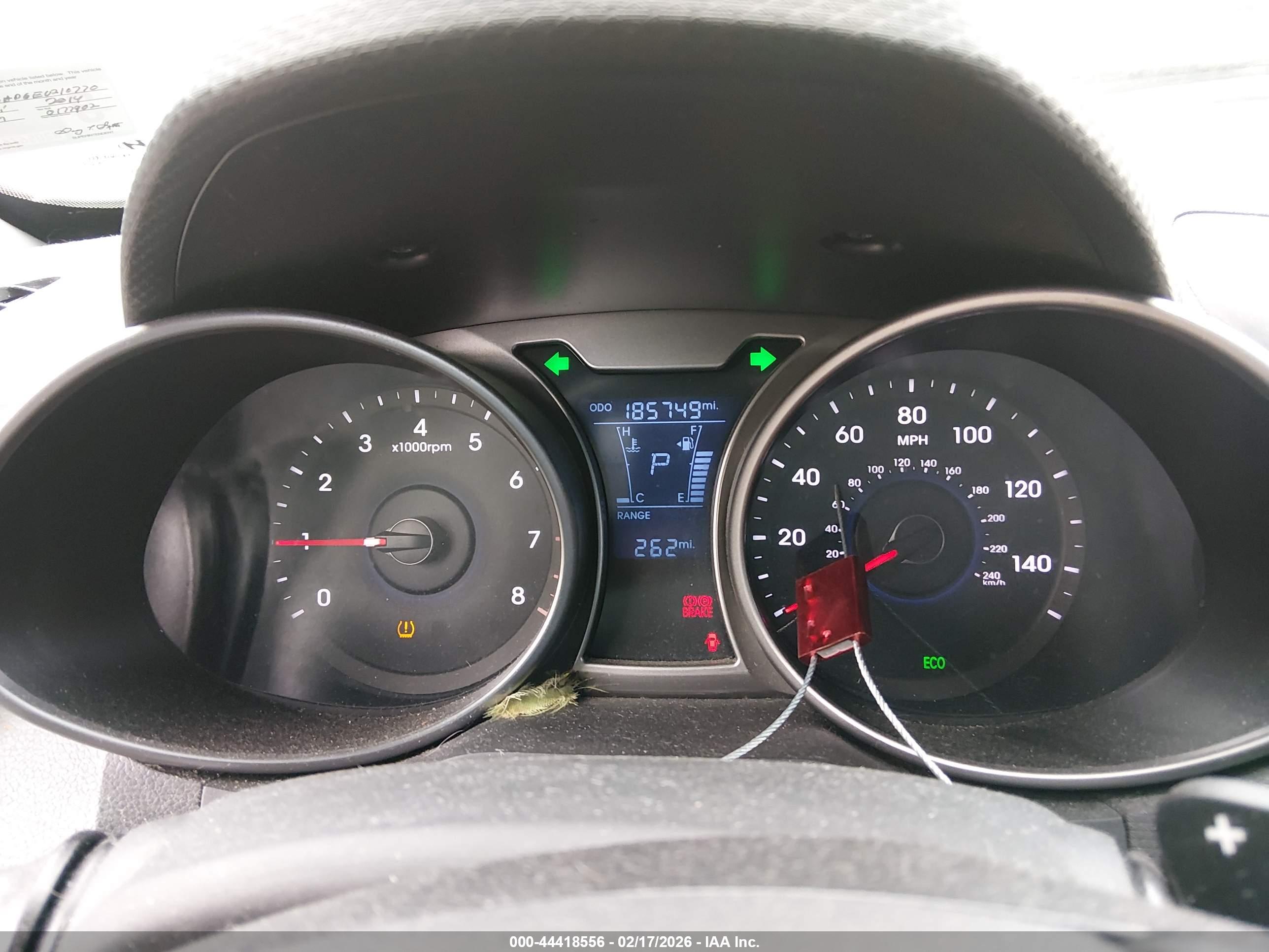 HYUNDAI VELOSTER image 7
