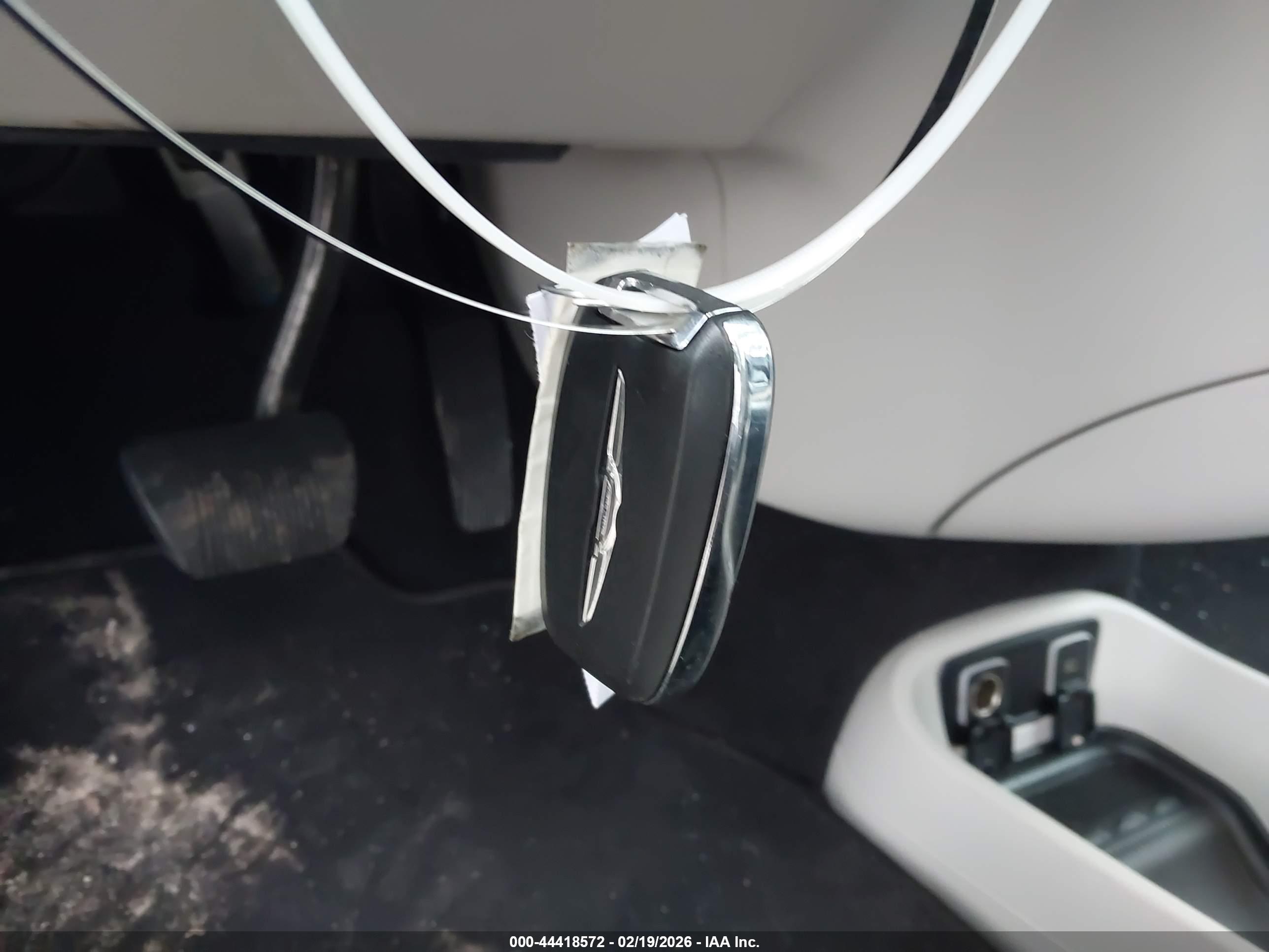 CHRYSLER PACIFICA image 11