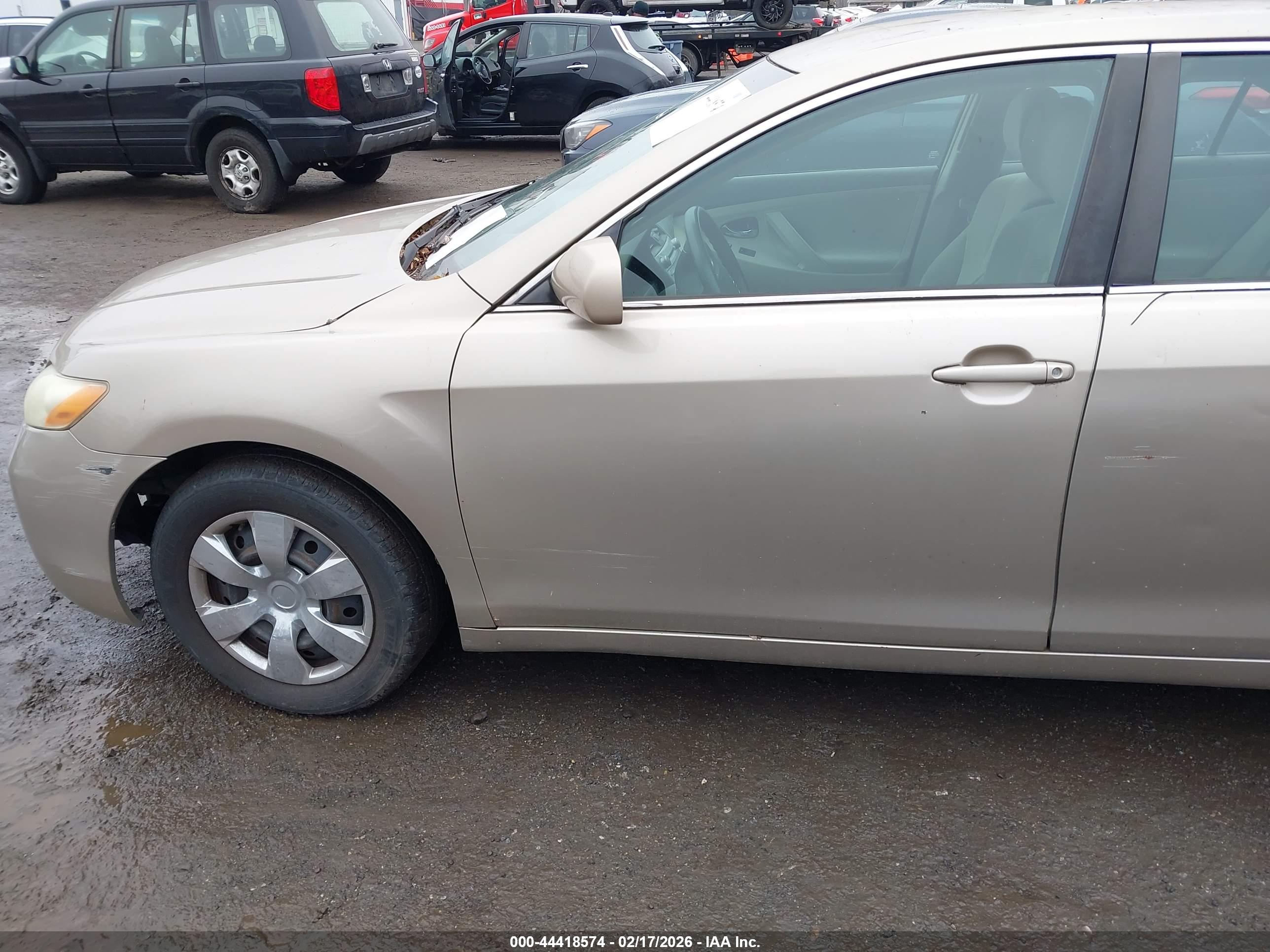 TOYOTA CAMRY image 6