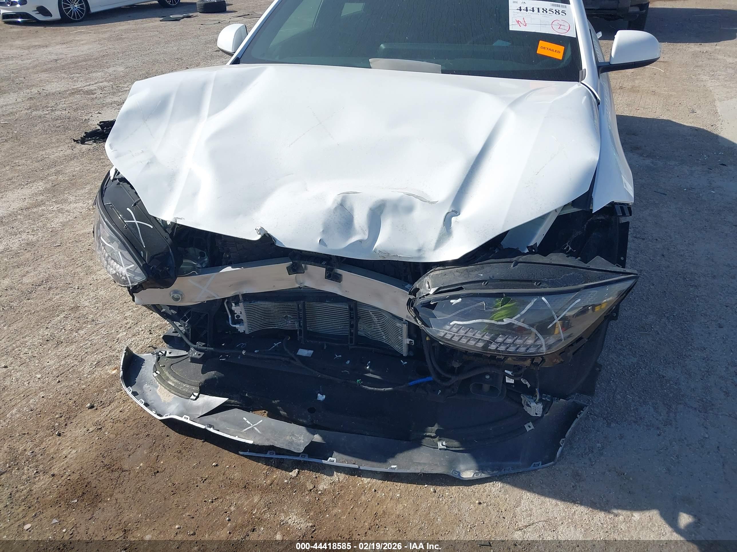 HYUNDAI IONIQ image 6