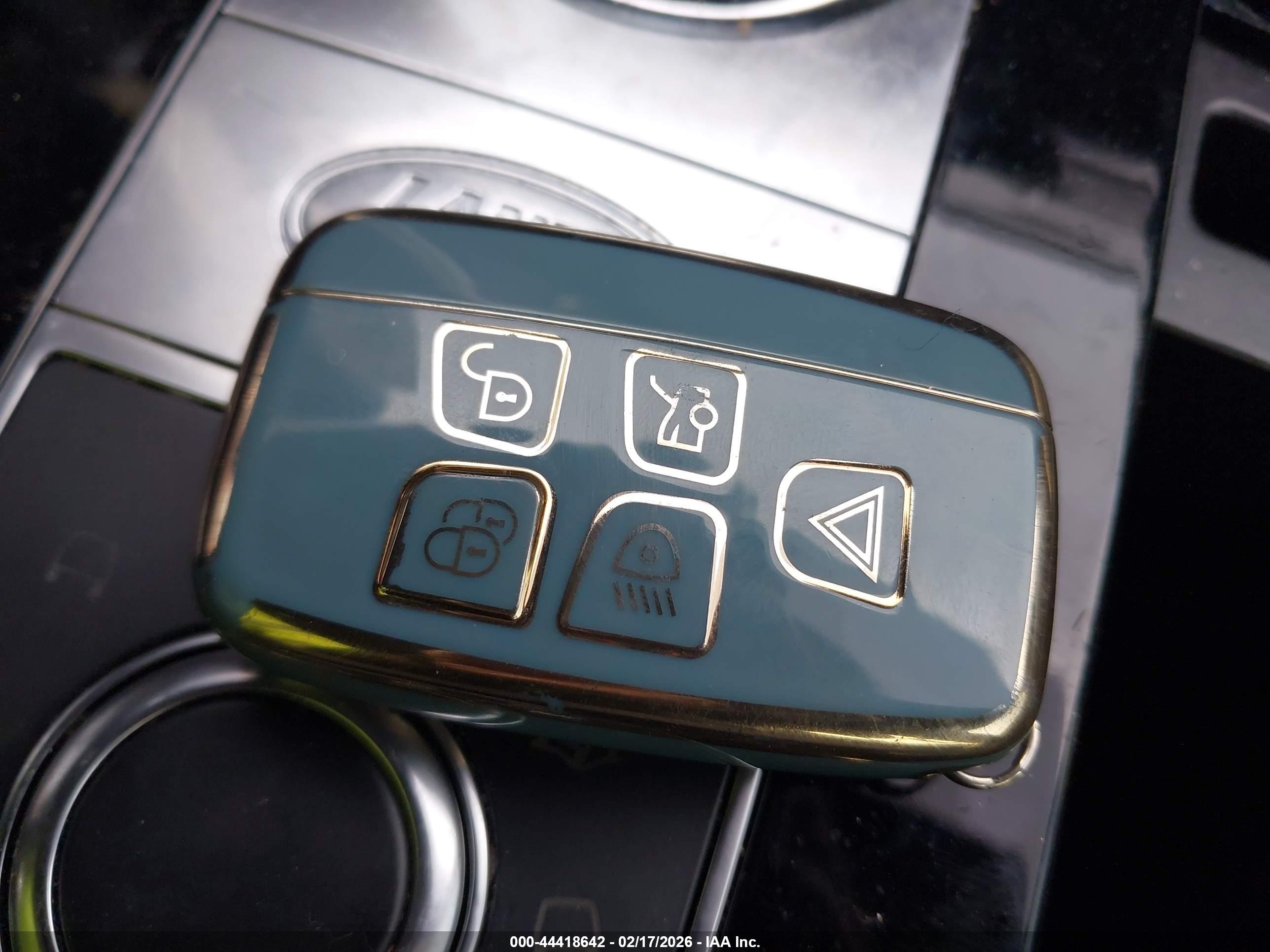 LAND ROVER image 11