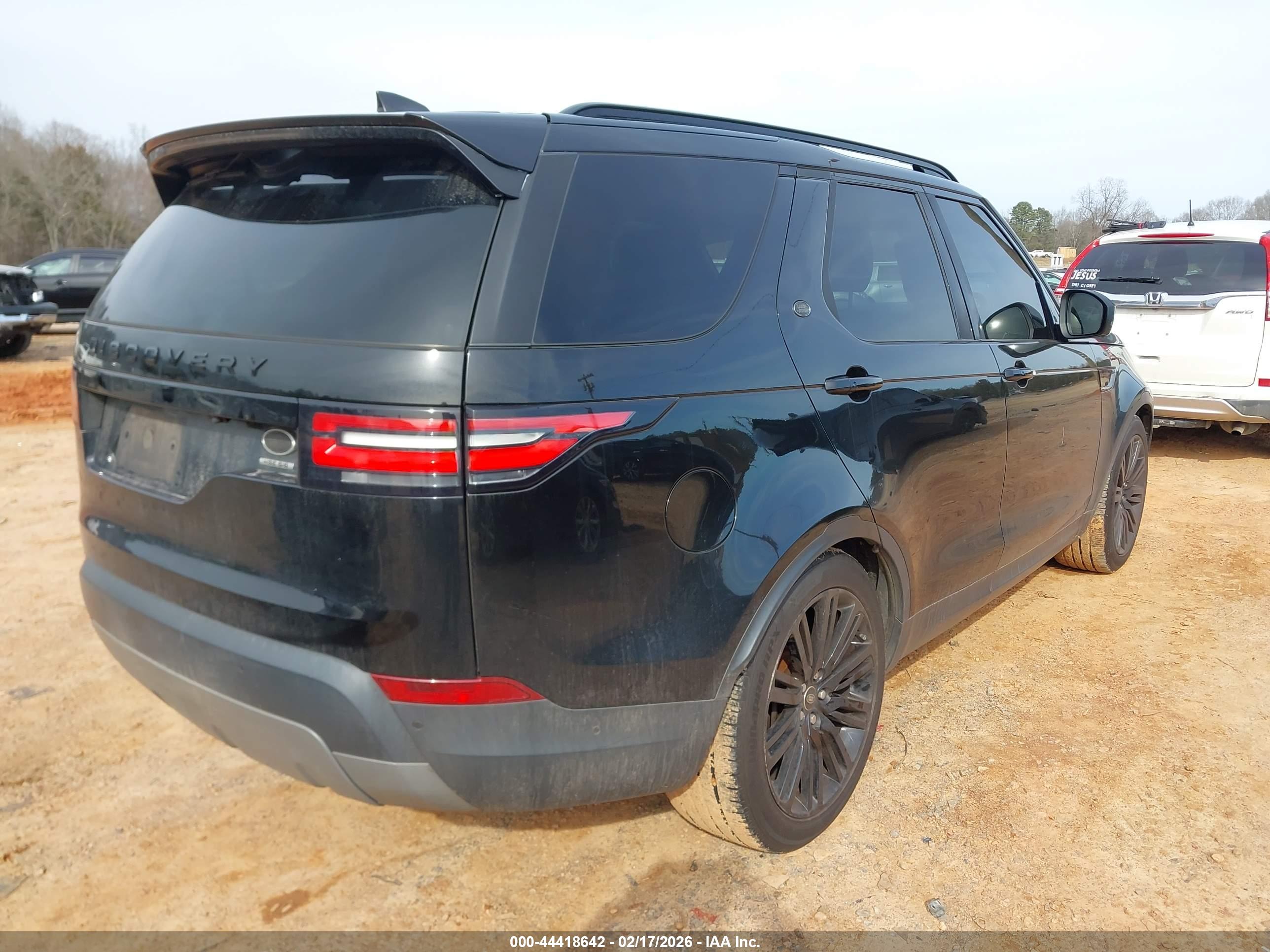 LAND ROVER image 4