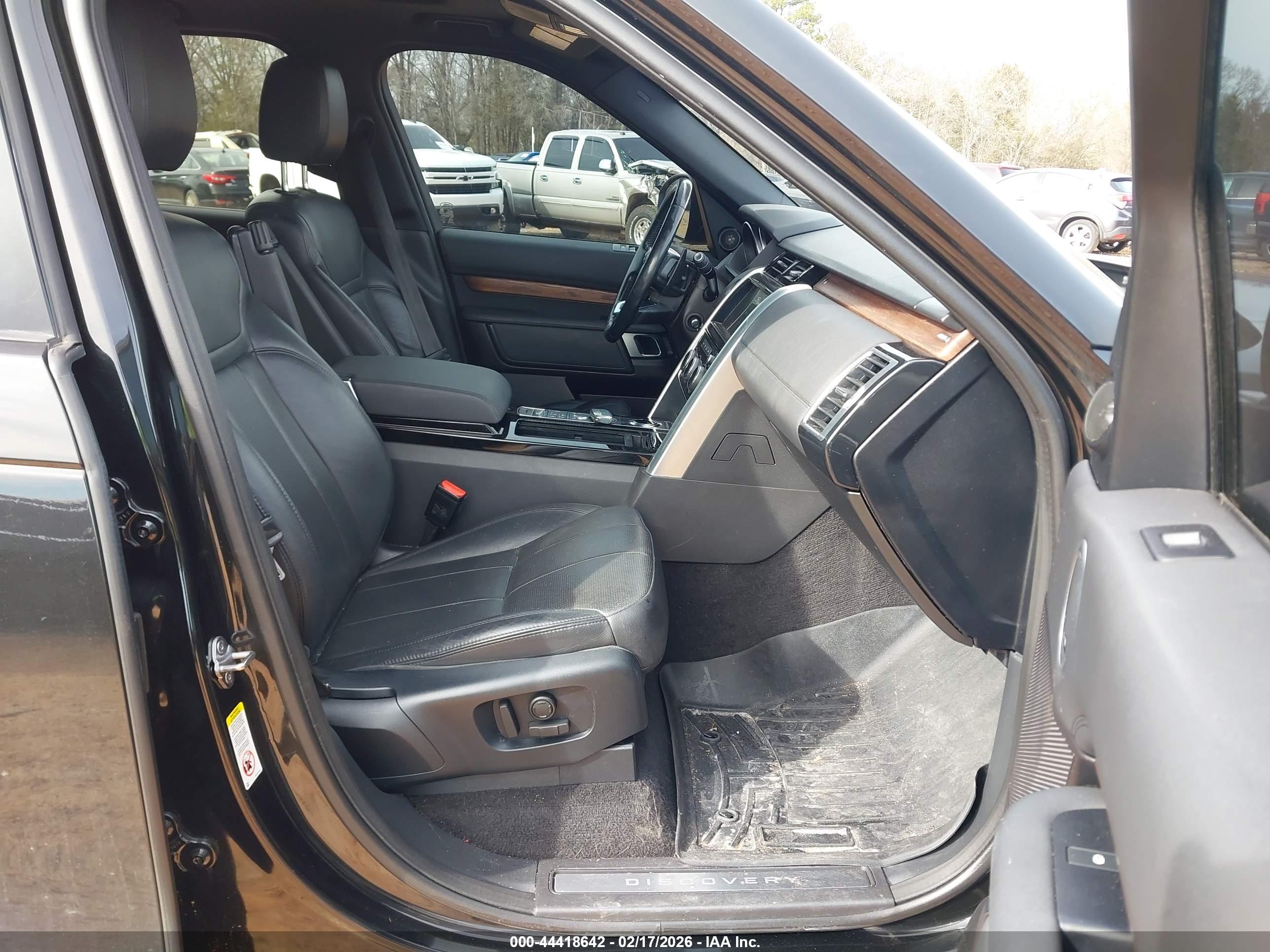 LAND ROVER image 5