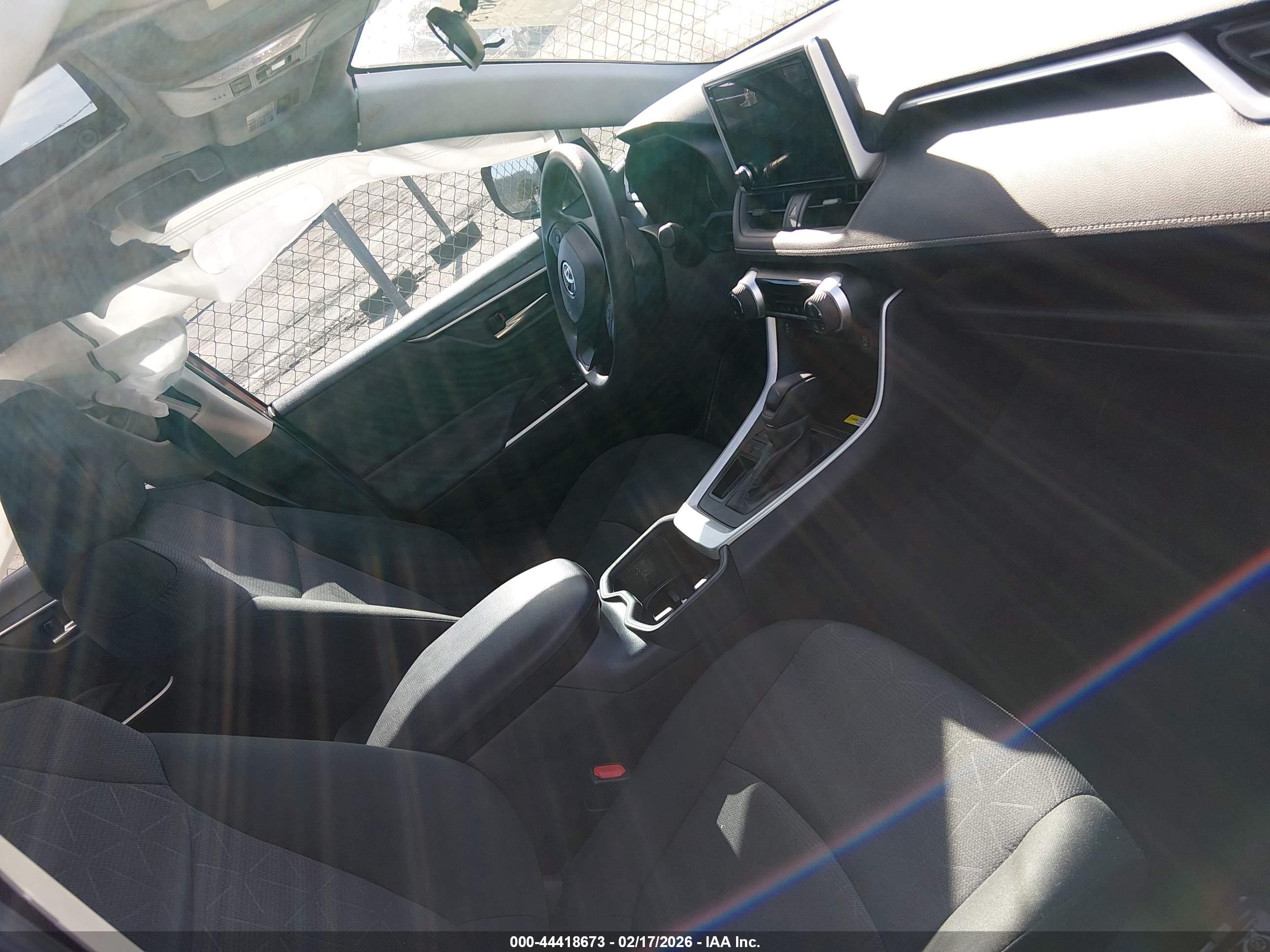 TOYOTA RAV4 image 5