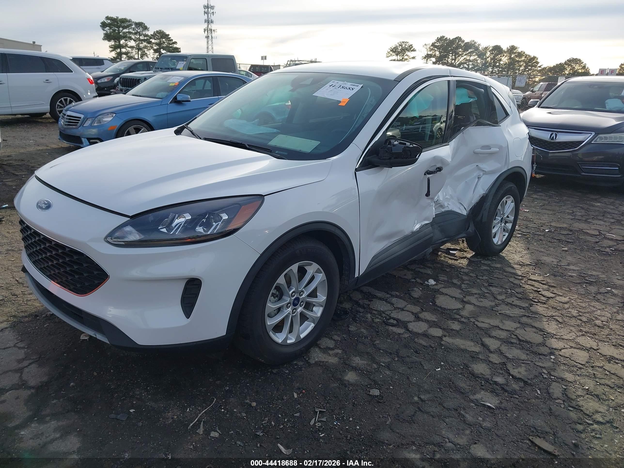 FORD ESCAPE image 2