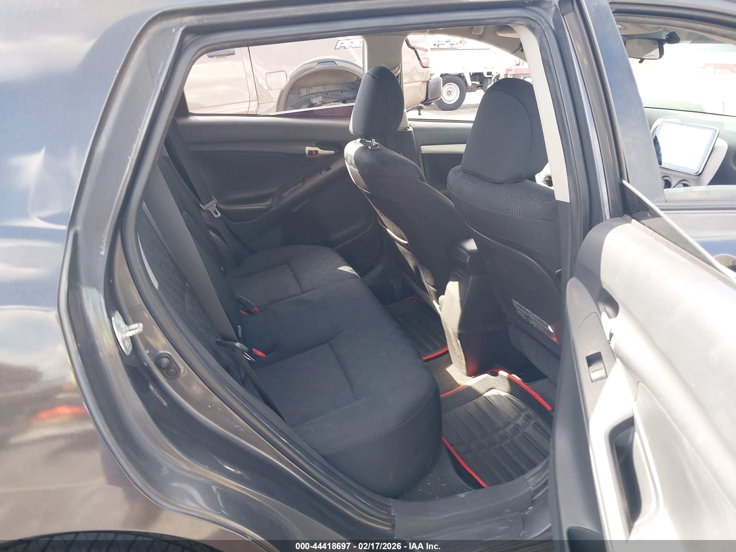 TOYOTA MATRIX image 8