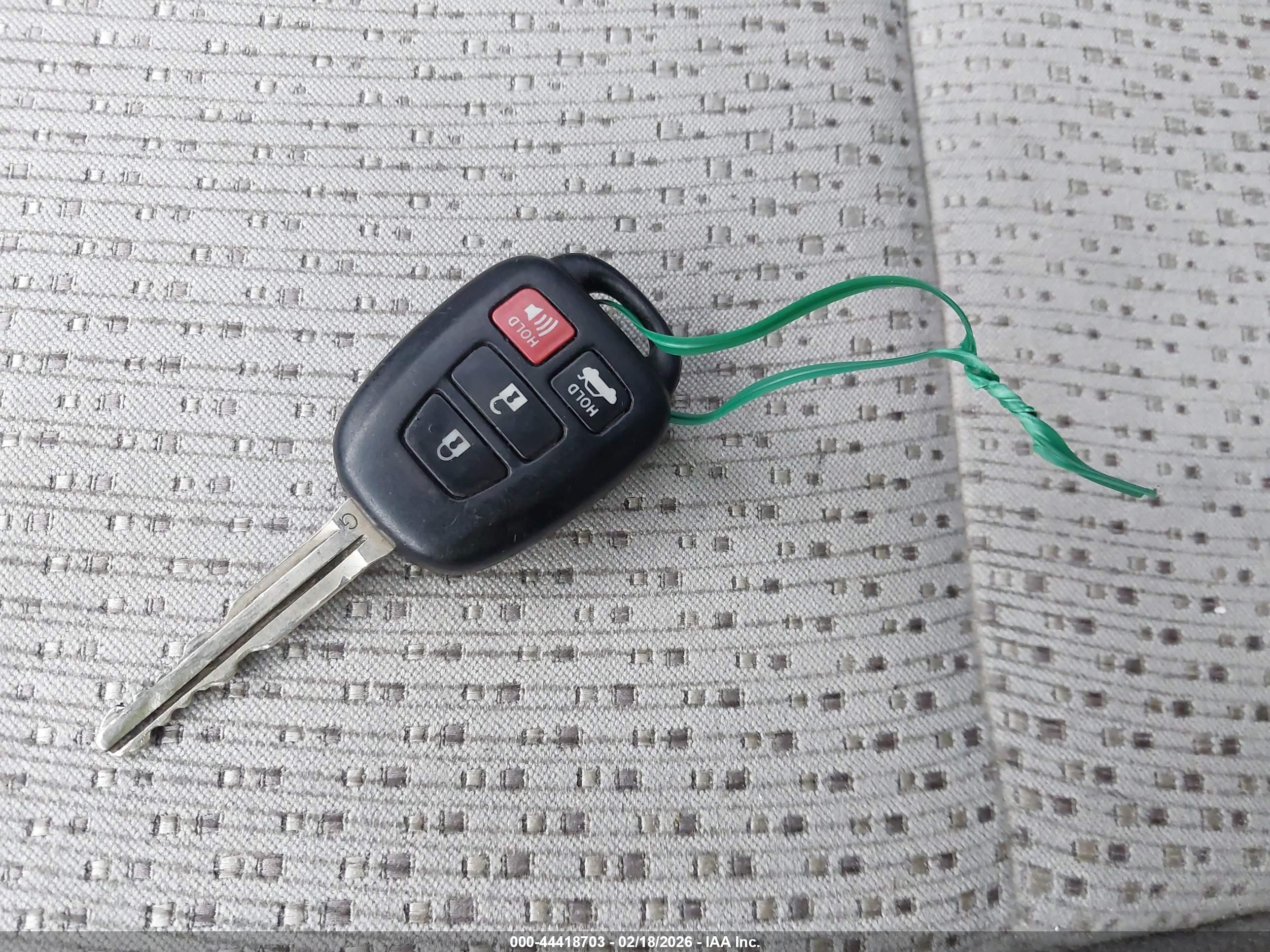 TOYOTA CAMRY image 11