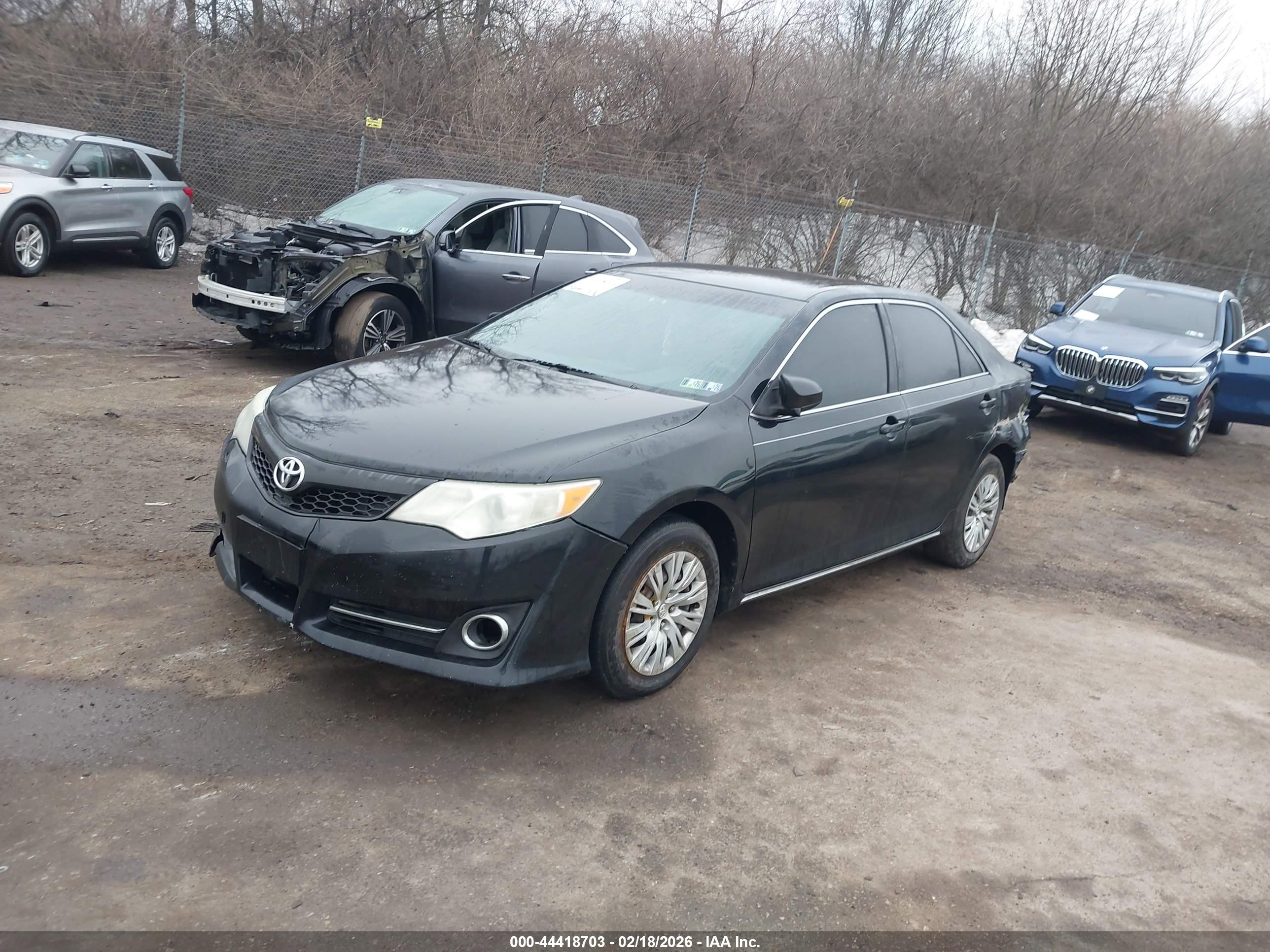 TOYOTA CAMRY image 2