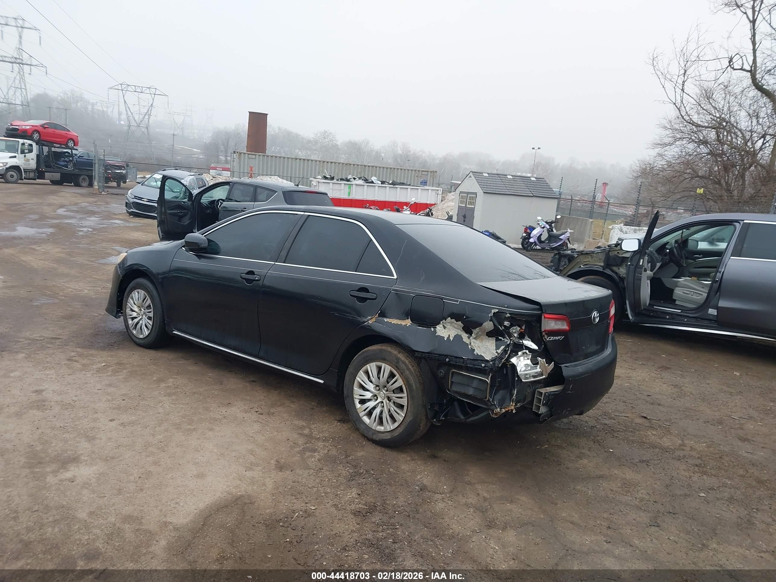 TOYOTA CAMRY image 3