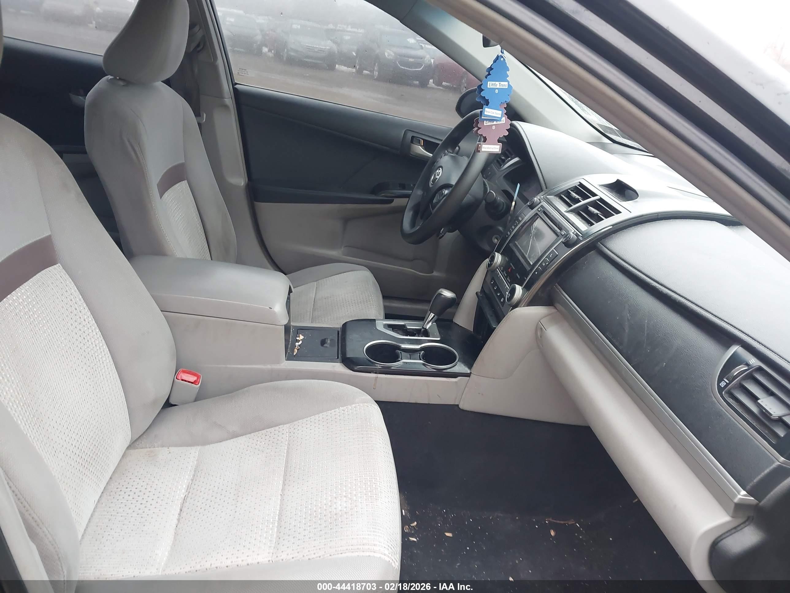 TOYOTA CAMRY image 5