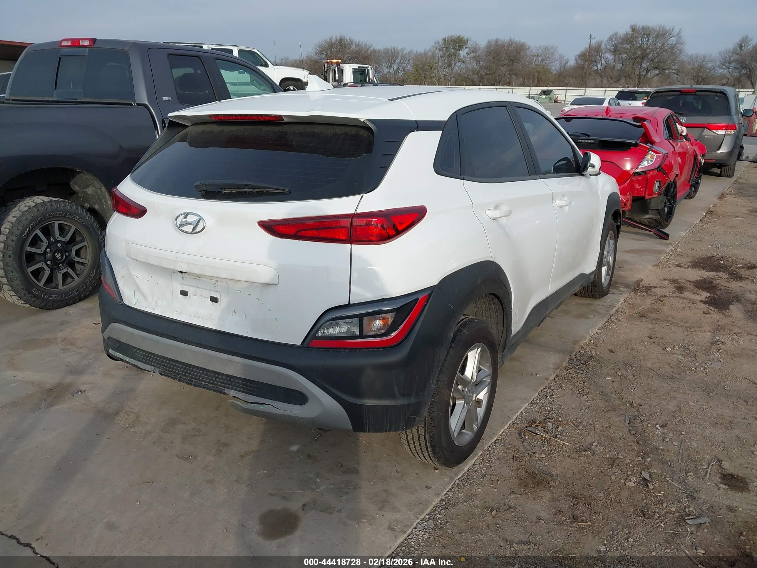 HYUNDAI KONA image 4