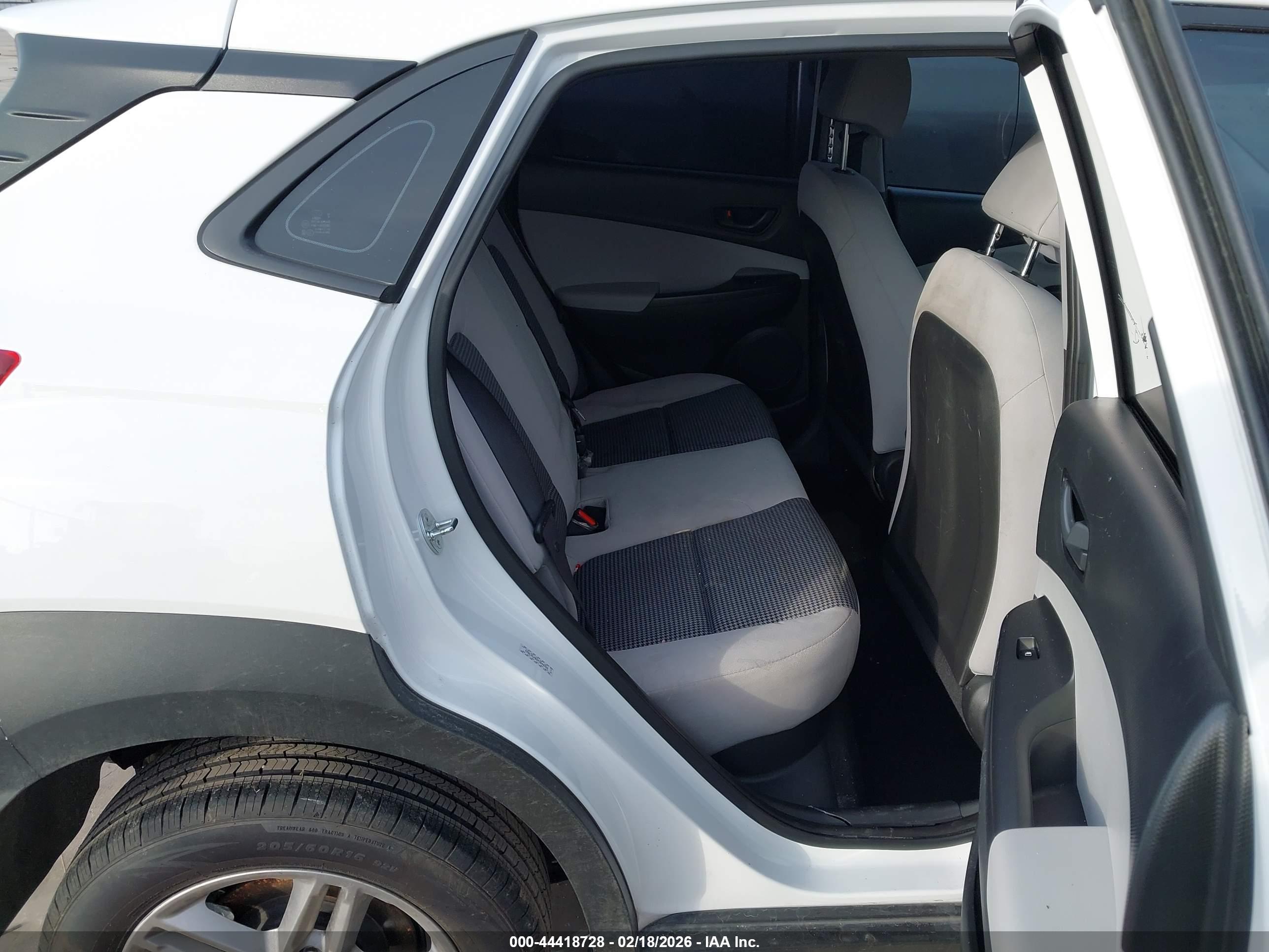 HYUNDAI KONA image 8