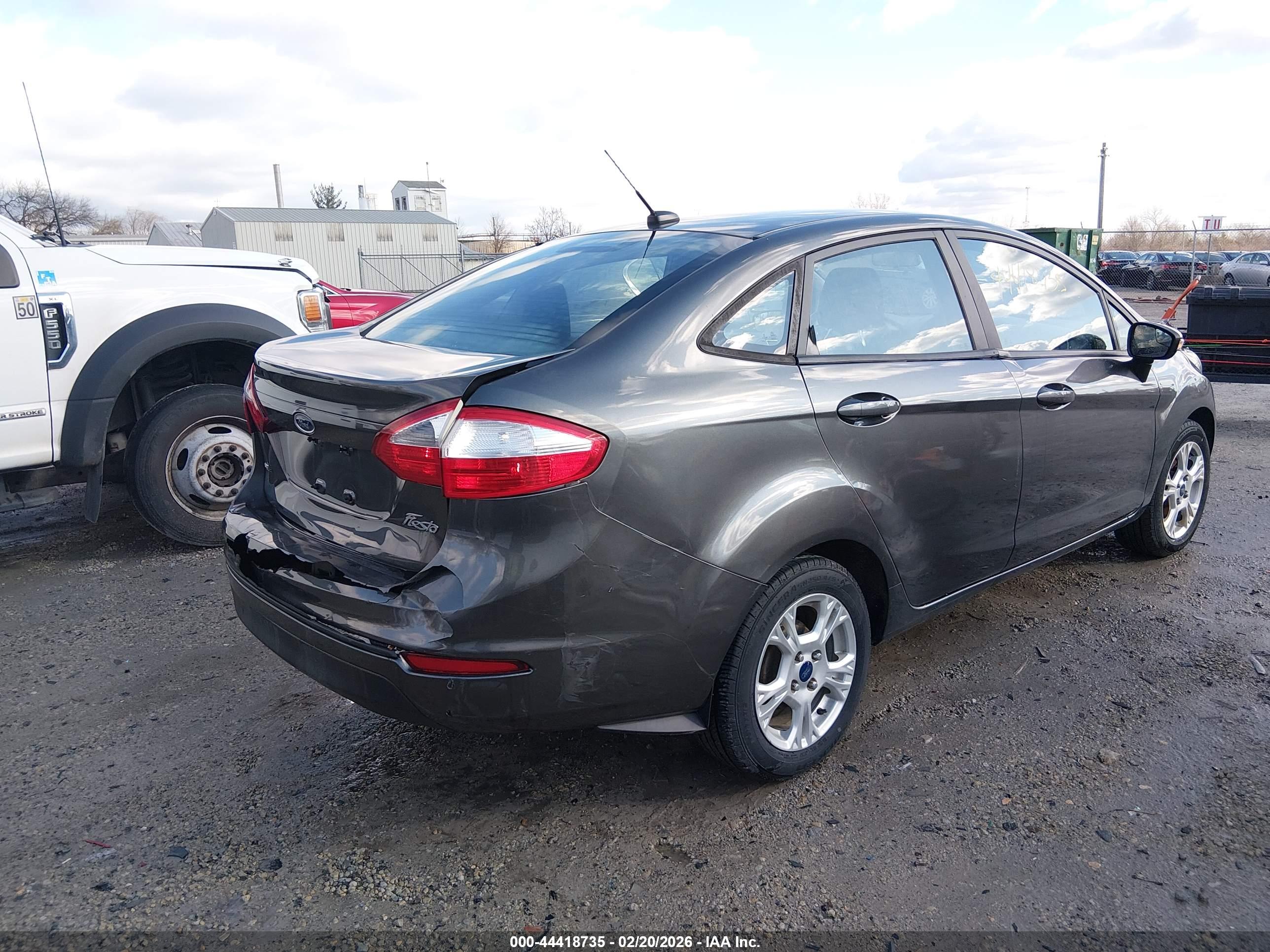 FORD FIESTA image 4