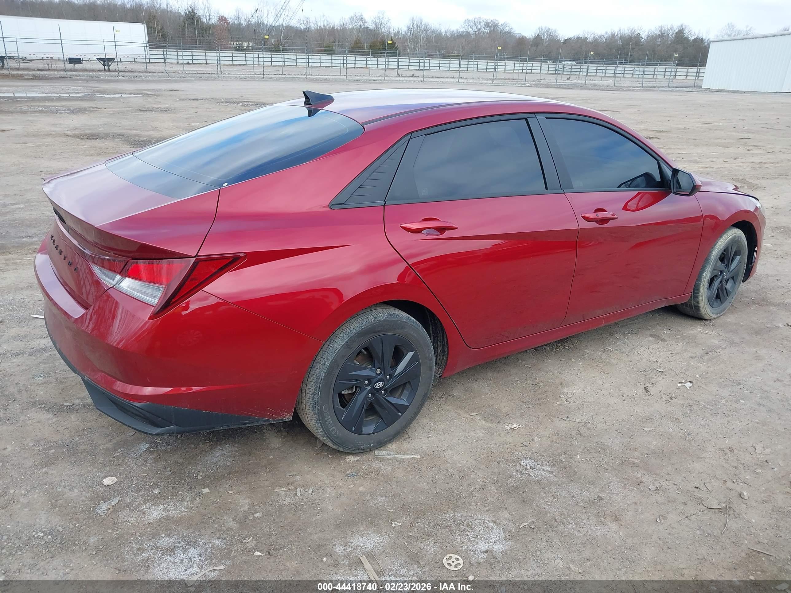 HYUNDAI ELANTRA image 4