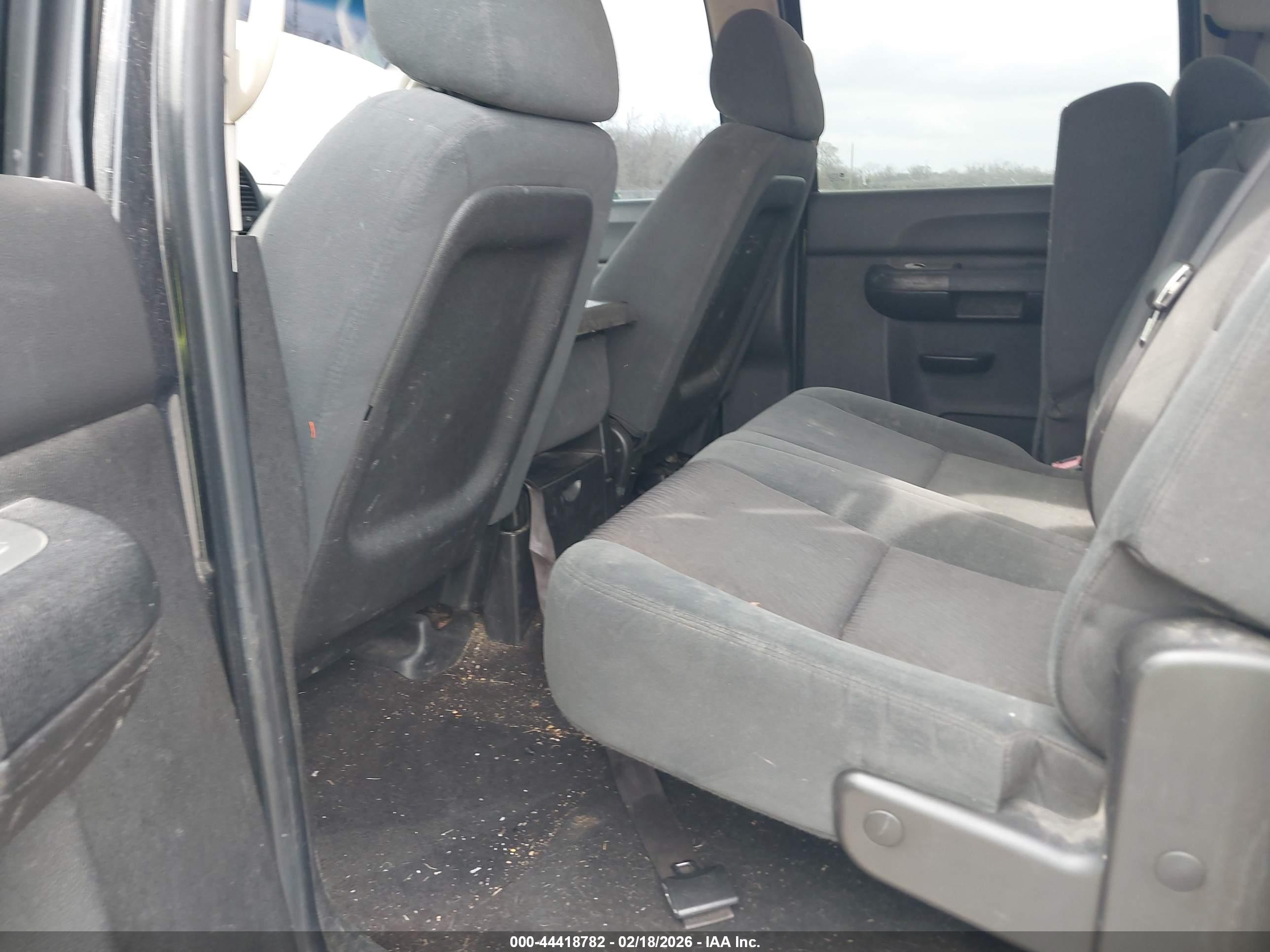 CHEVROLET SILVERADO image 8