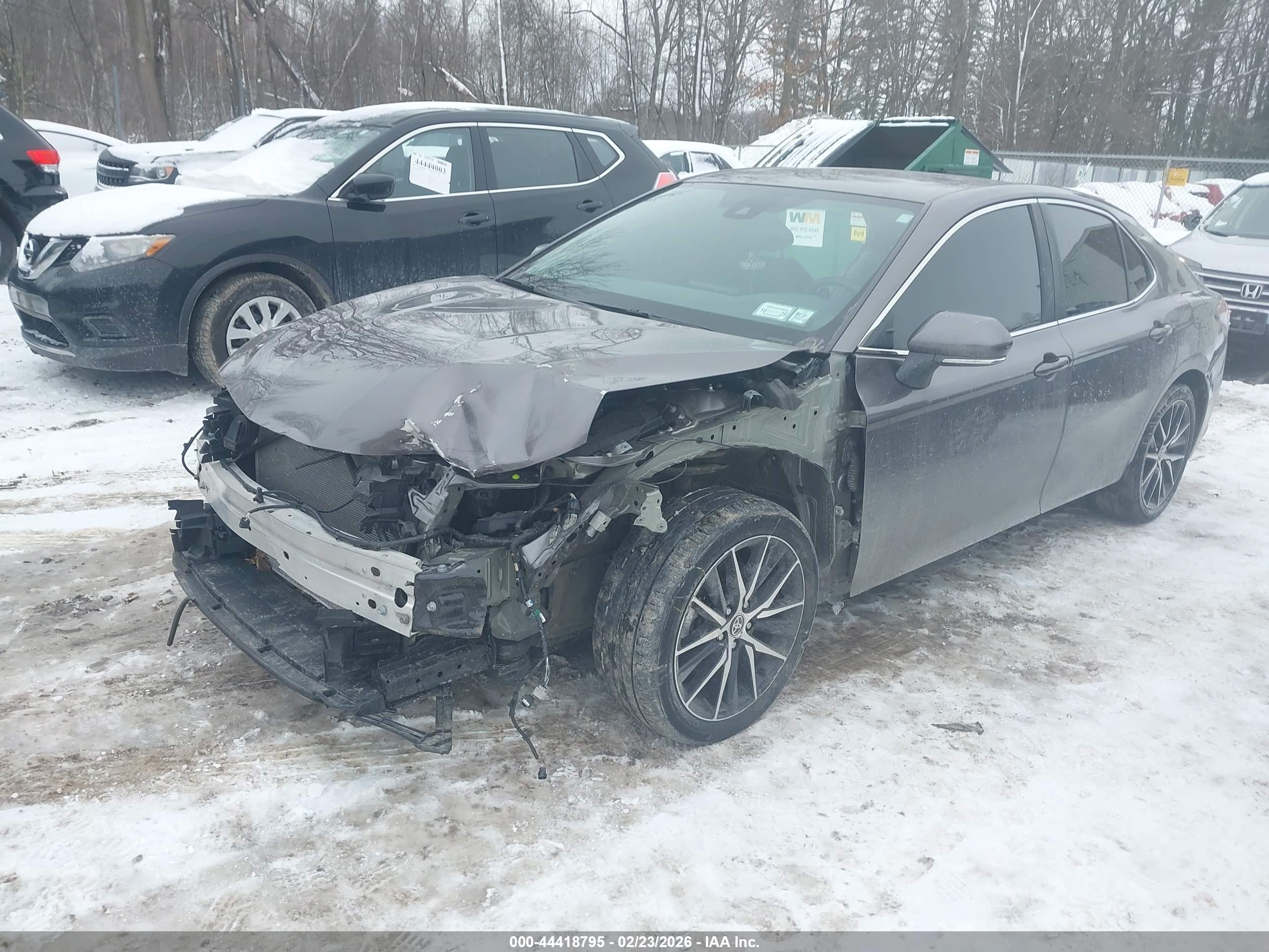 TOYOTA CAMRY image 2