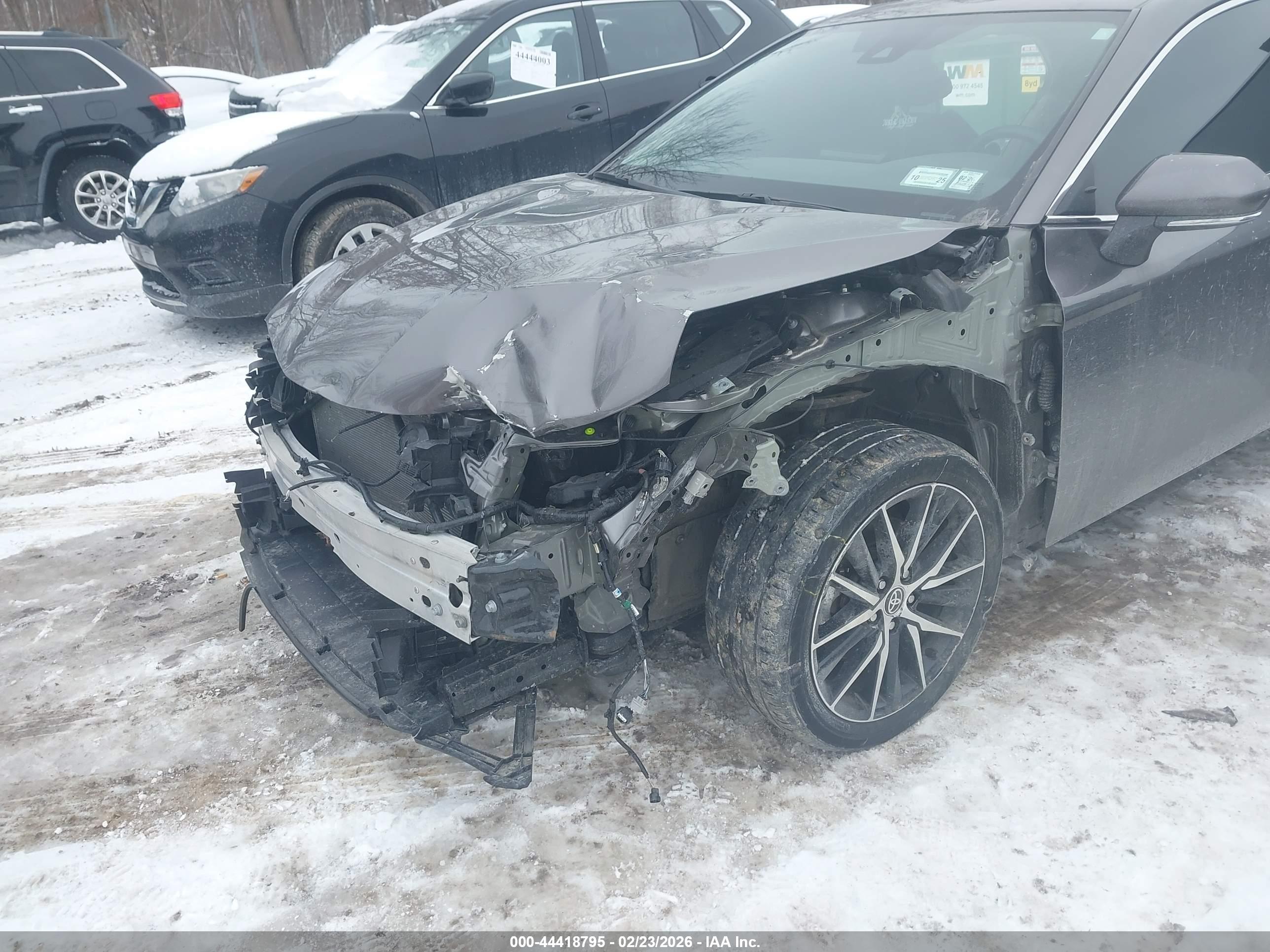 TOYOTA CAMRY image 6