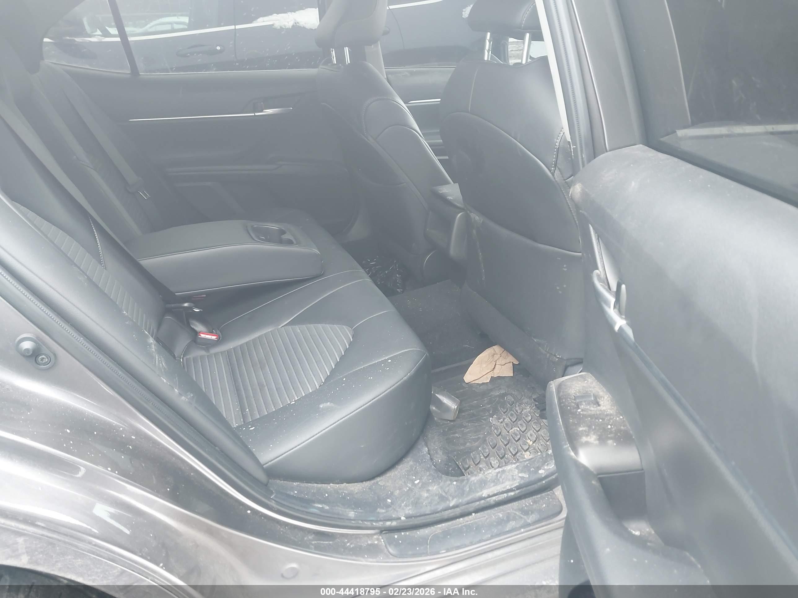TOYOTA CAMRY image 8