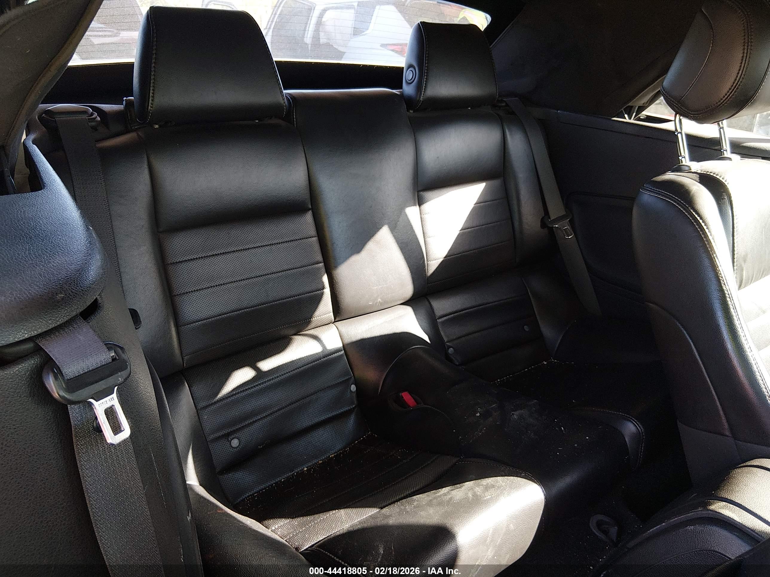 FORD MUSTANG image 8