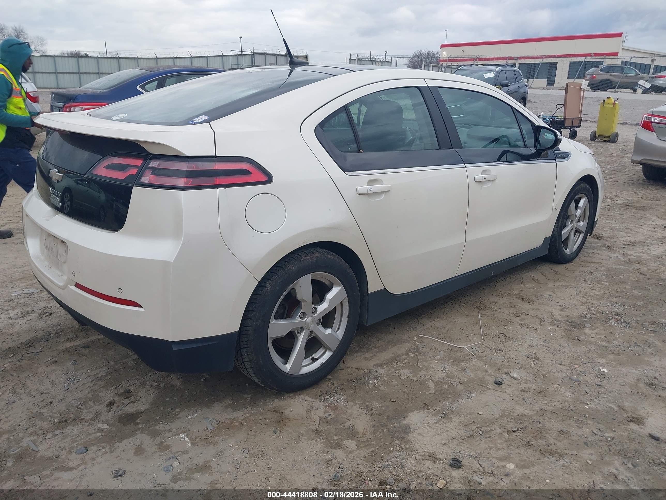 CHEVROLET VOLT image 4