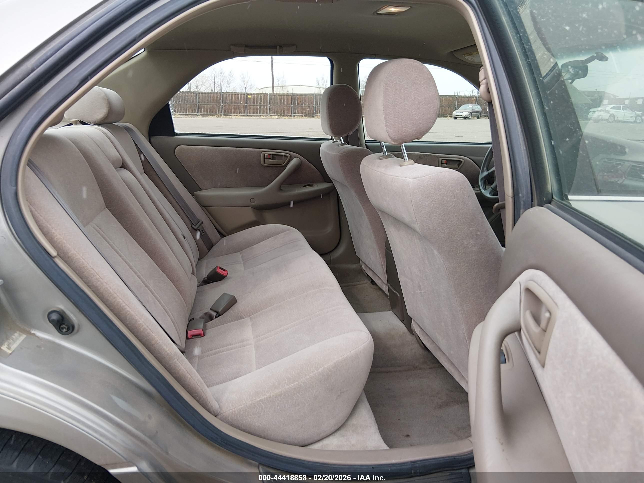 TOYOTA CAMRY image 8