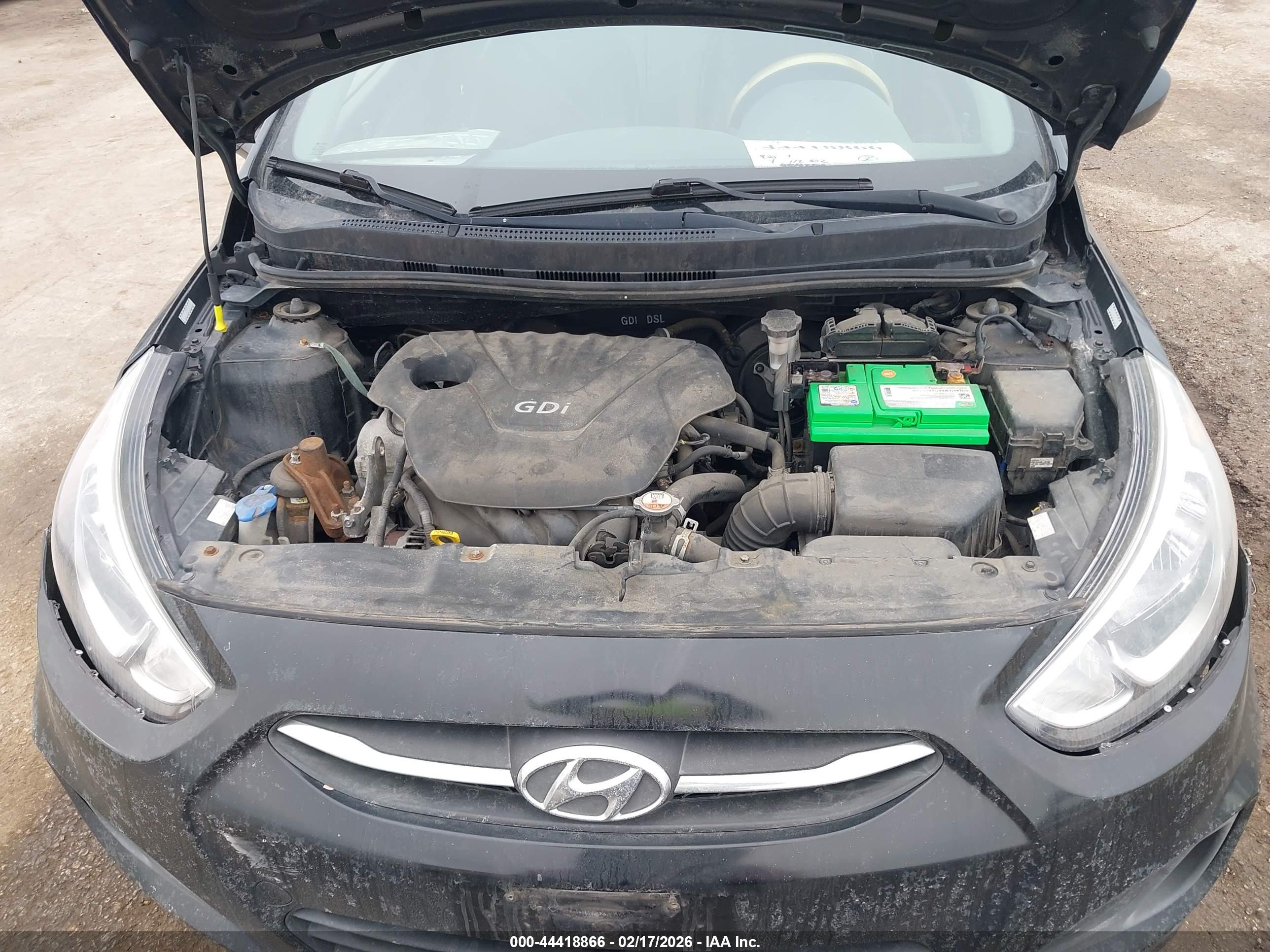 HYUNDAI ACCENT image 10