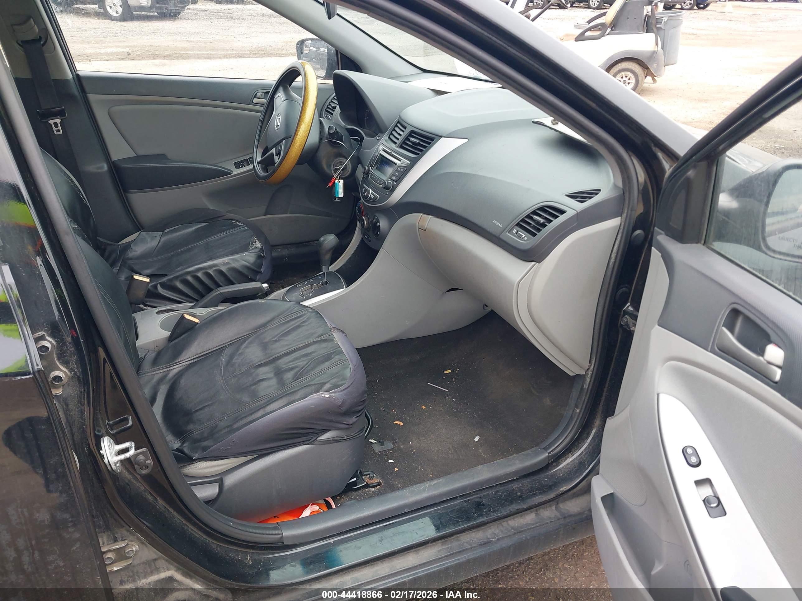 HYUNDAI ACCENT image 5