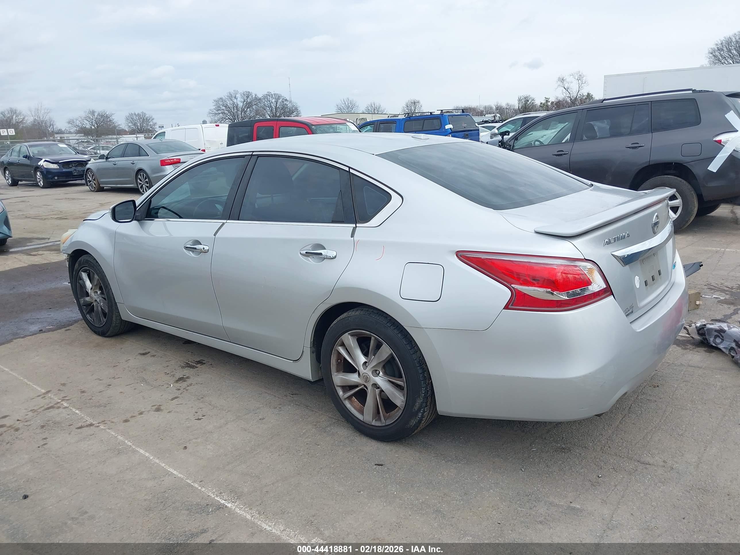 NISSAN ALTIMA image 3
