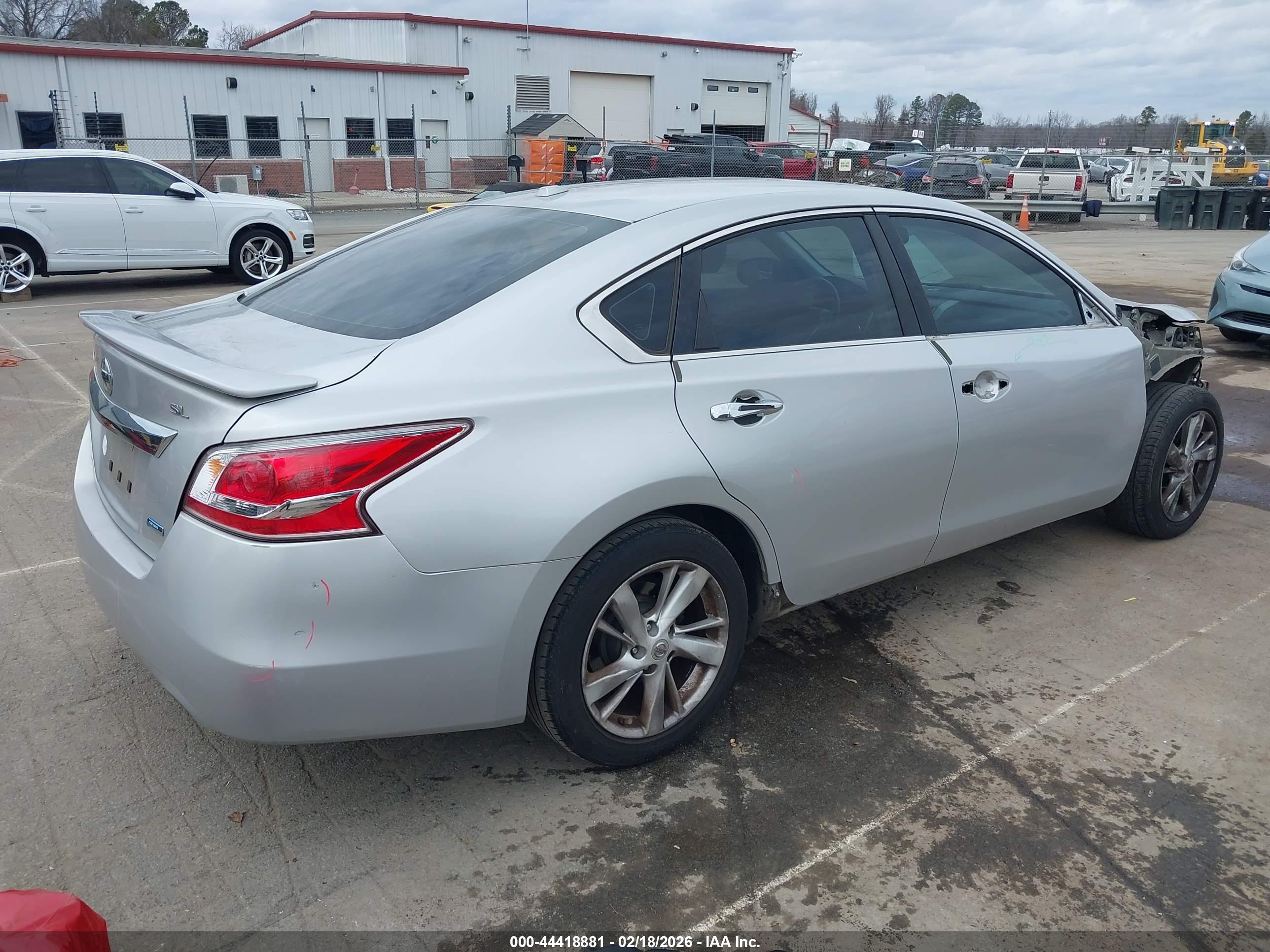 NISSAN ALTIMA image 4