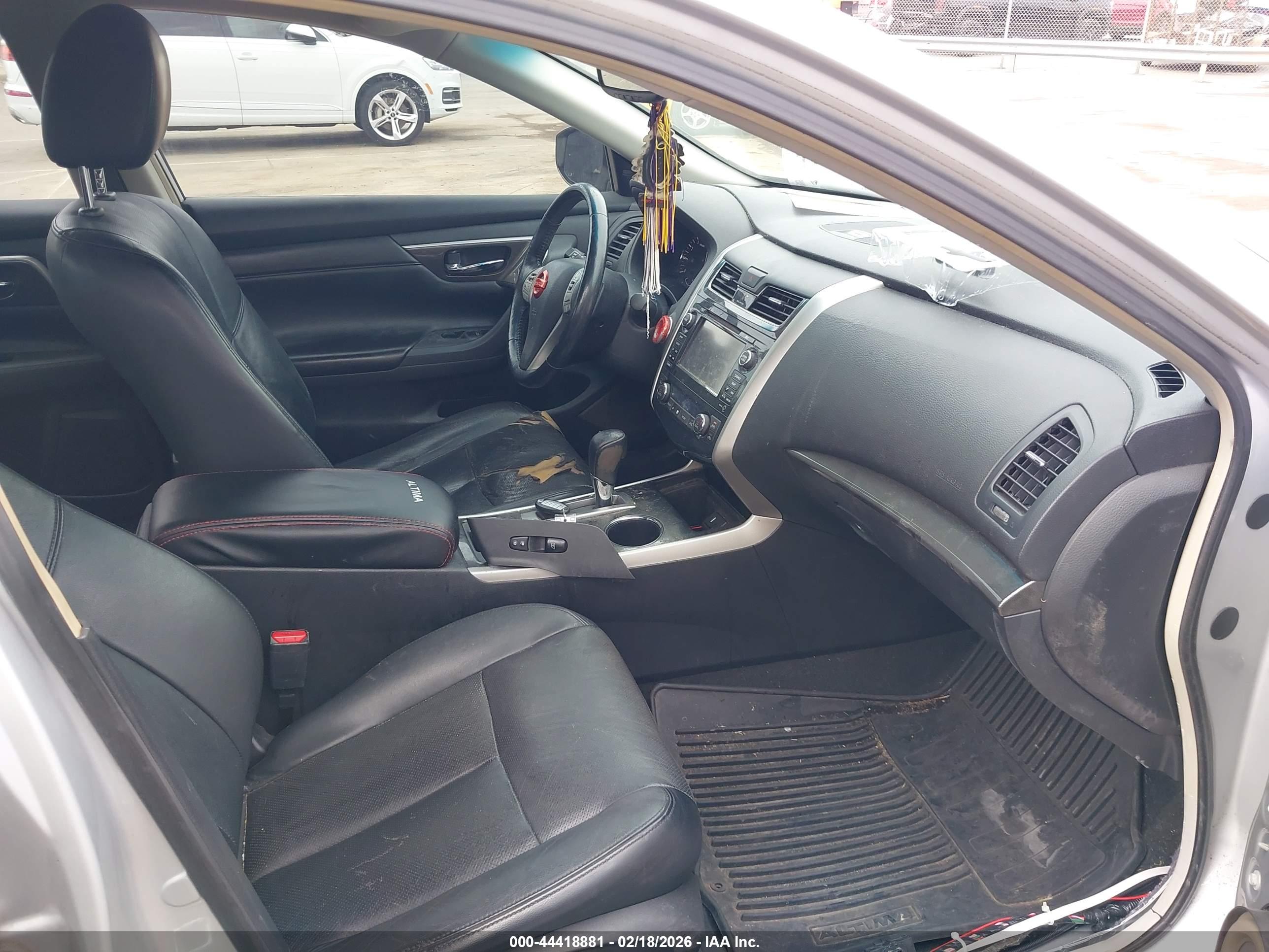 NISSAN ALTIMA image 5