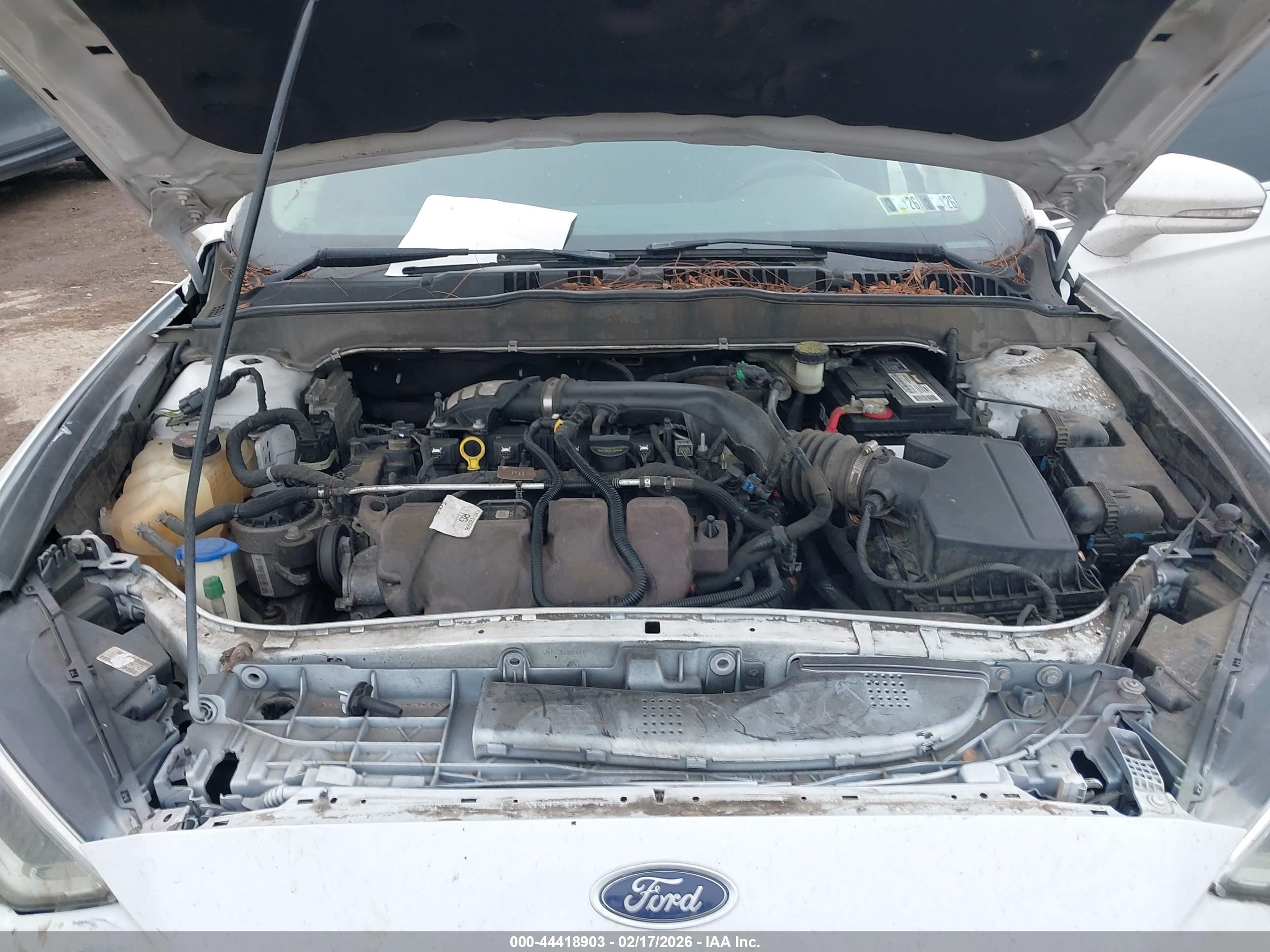 FORD FUSION image 10