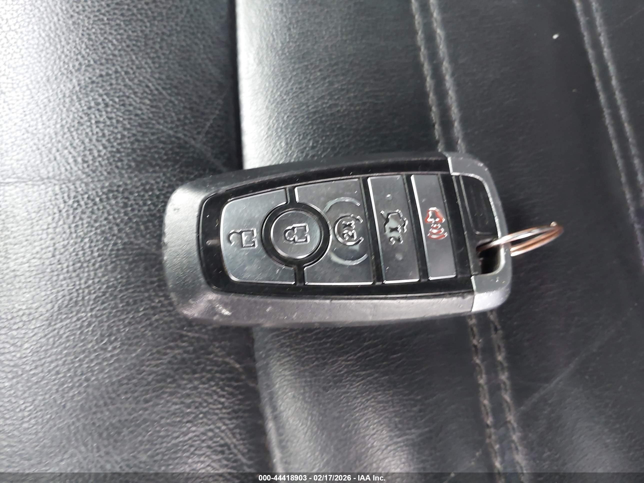 FORD FUSION image 11