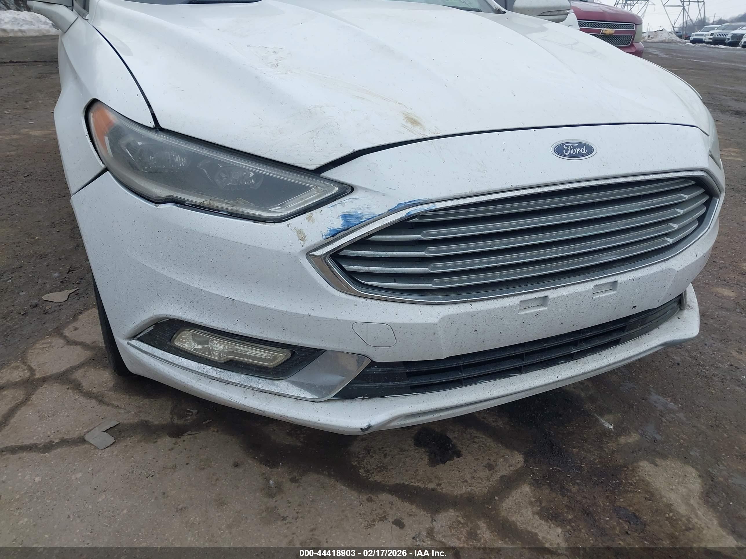 FORD FUSION image 6