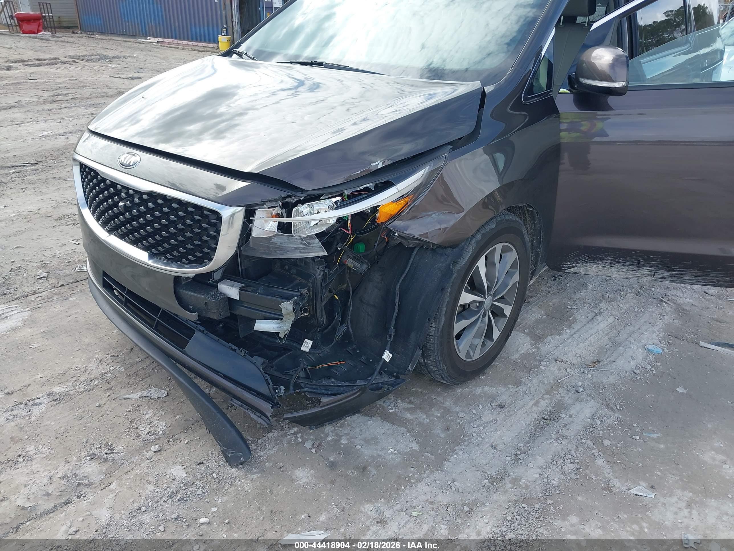 KIA SEDONA image 6