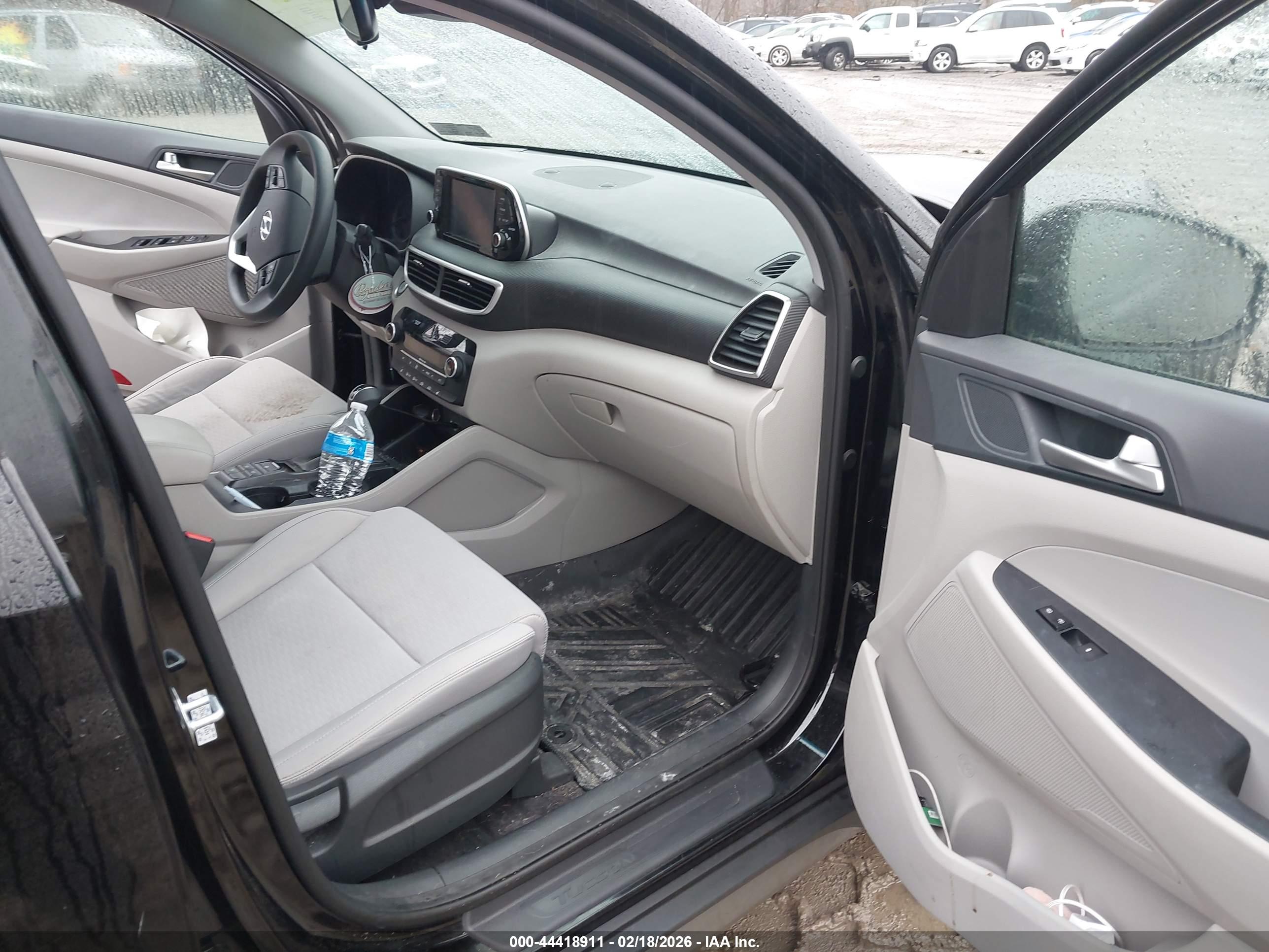 HYUNDAI TUCSON image 5