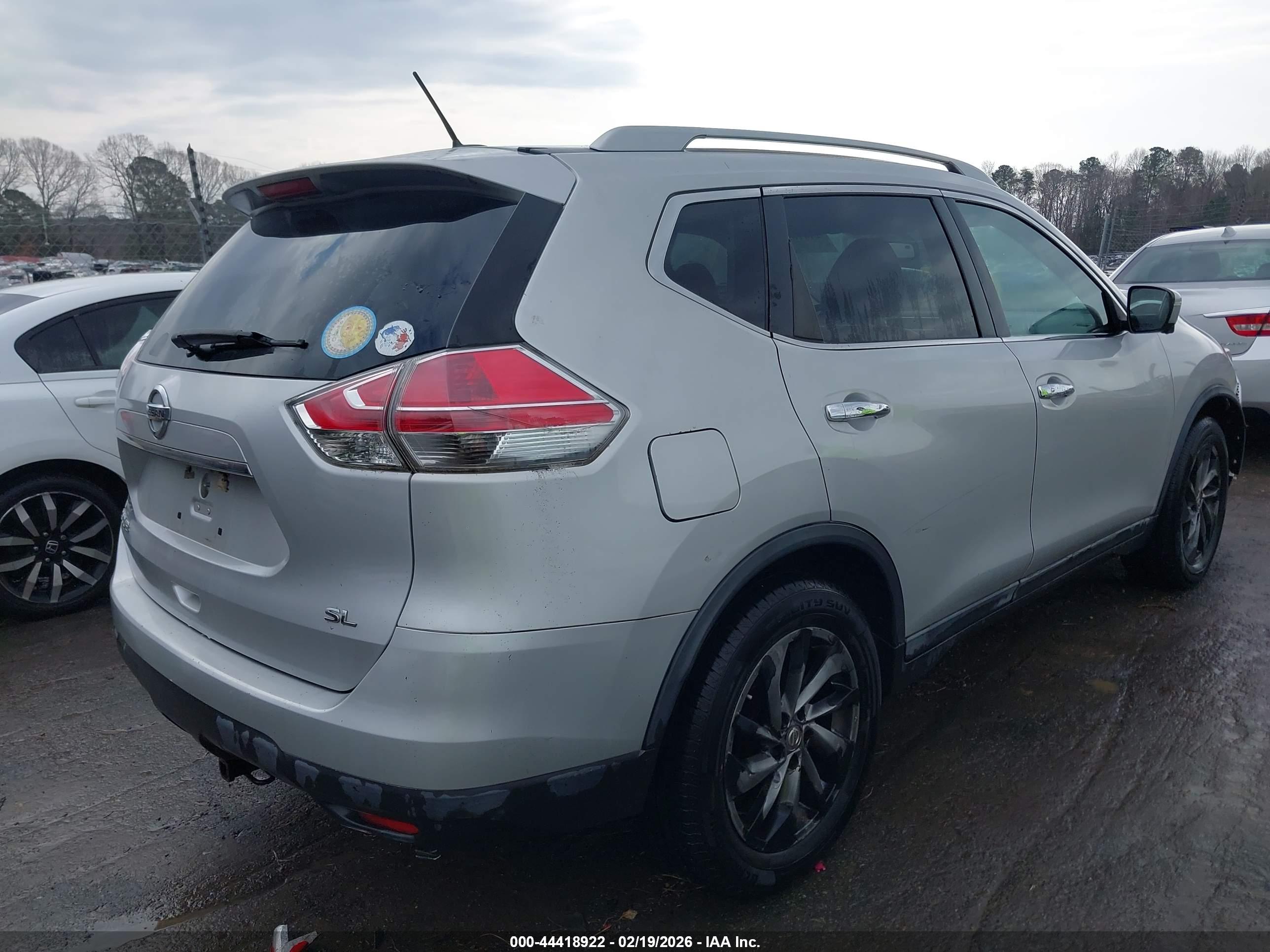 NISSAN ROGUE image 4