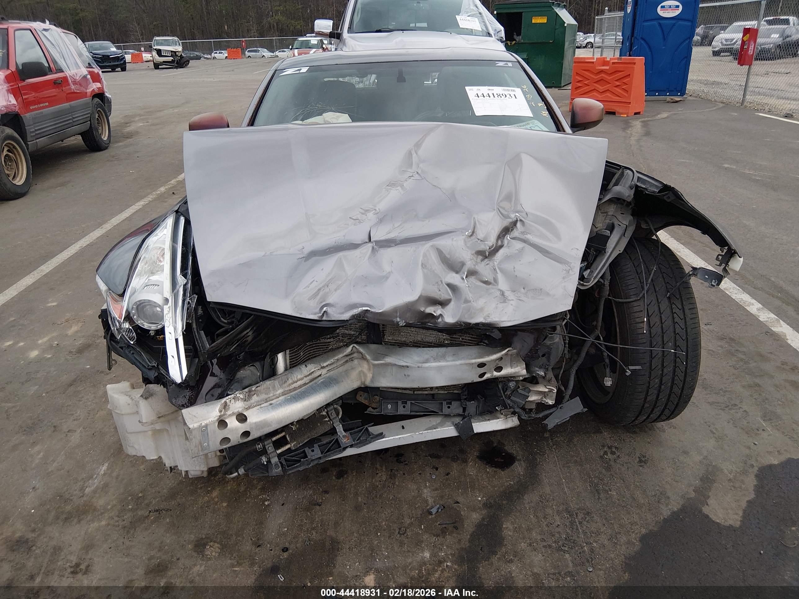 NISSAN 370Z image 6