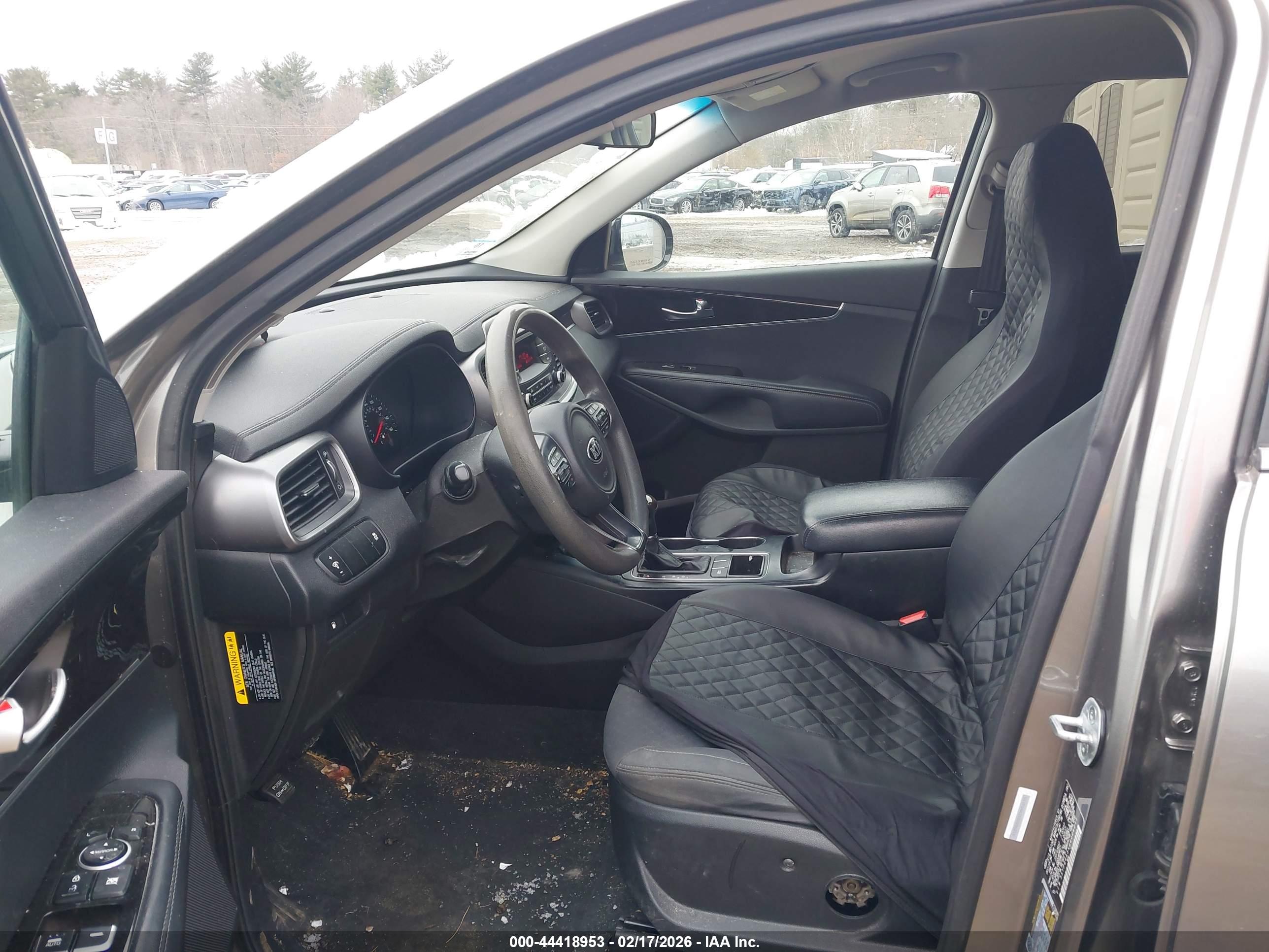 KIA SORENTO image 5