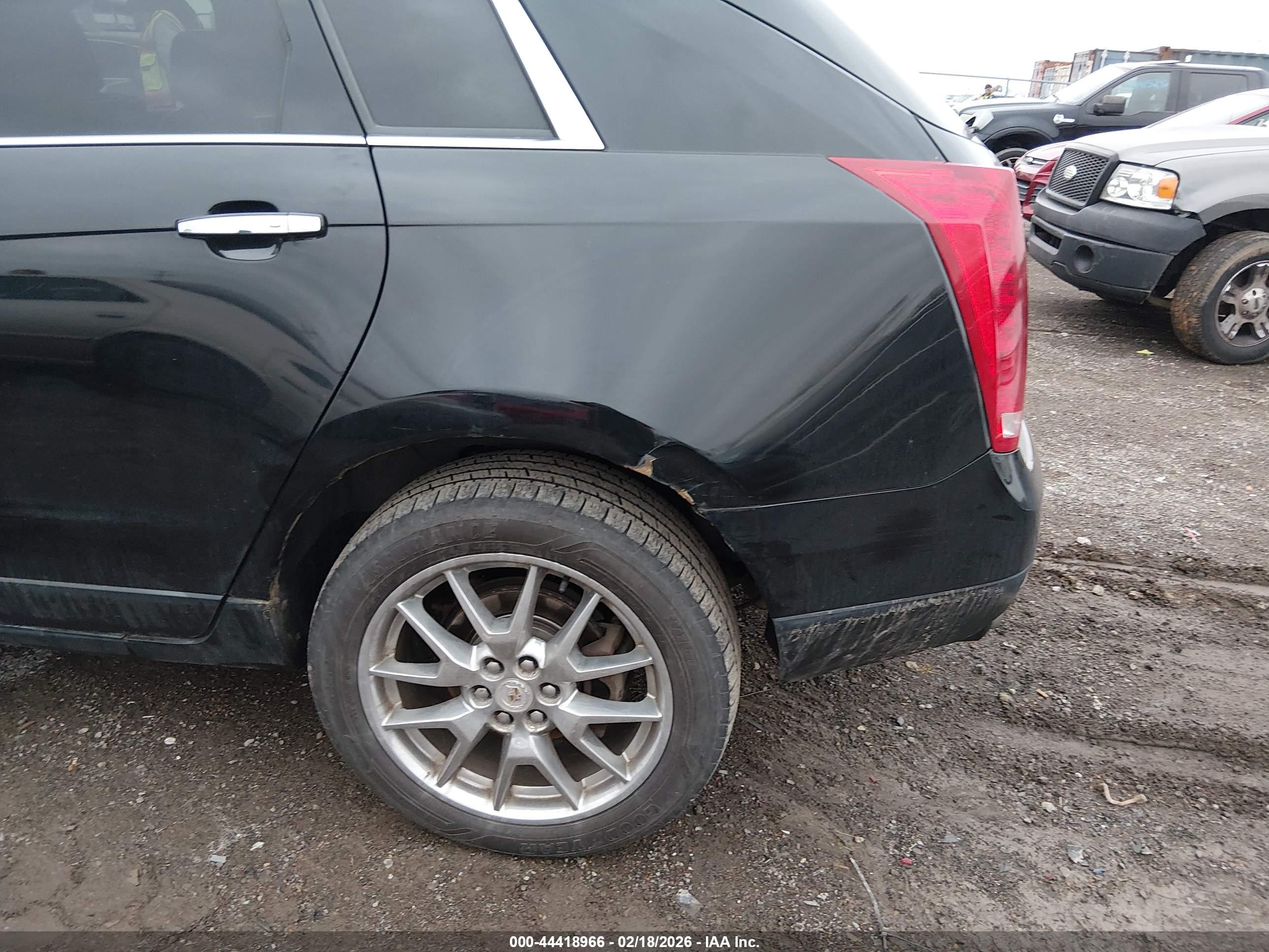 CADILLAC SRX image 6