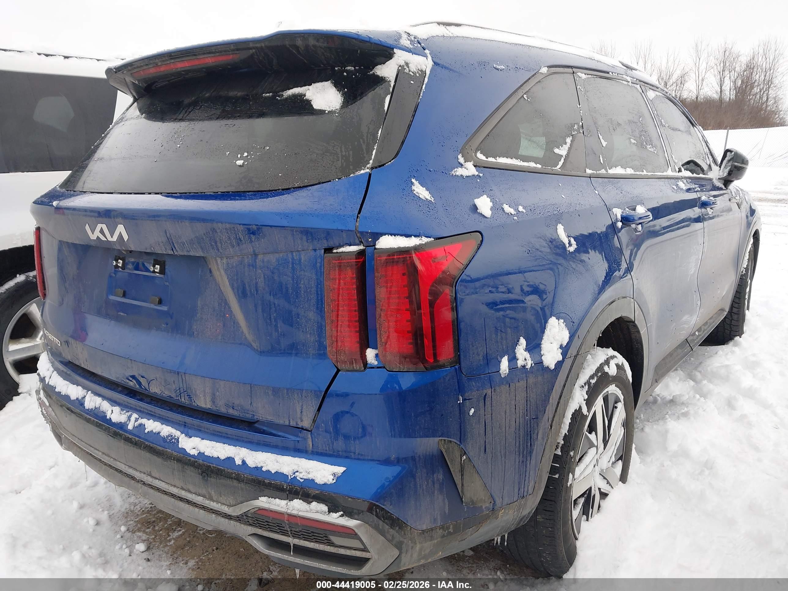 KIA SORENTO image 4