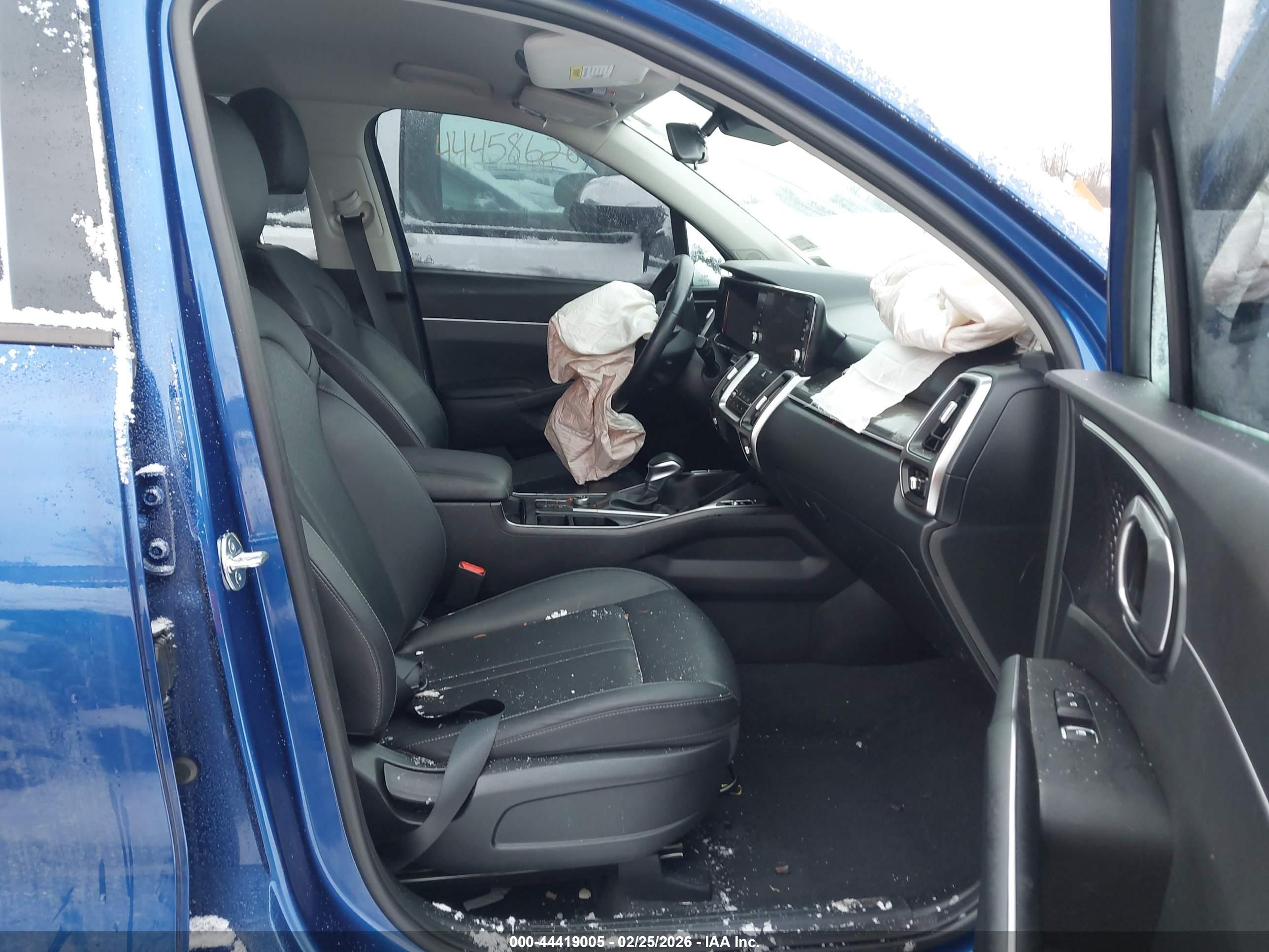KIA SORENTO image 5