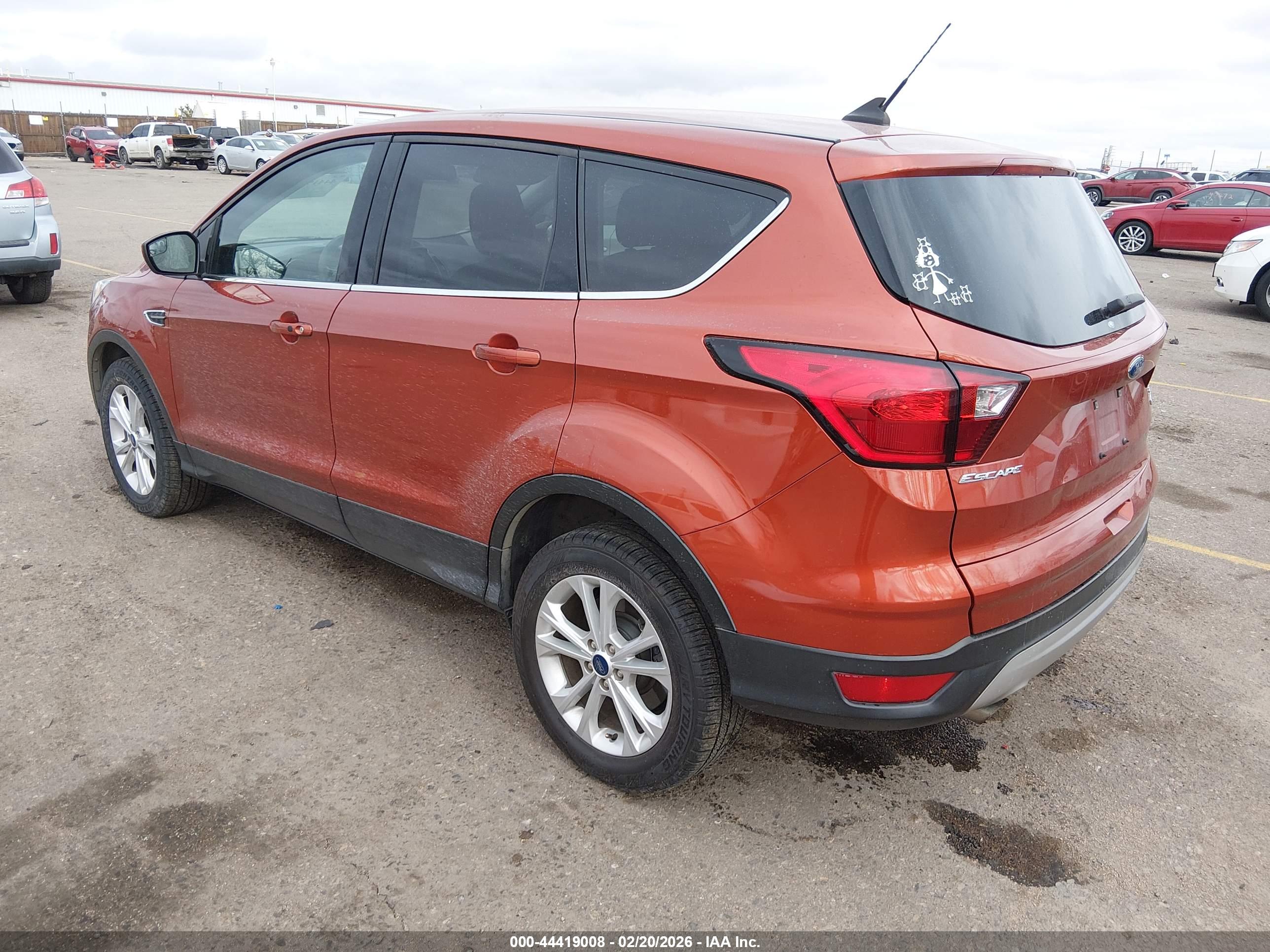 FORD ESCAPE image 3
