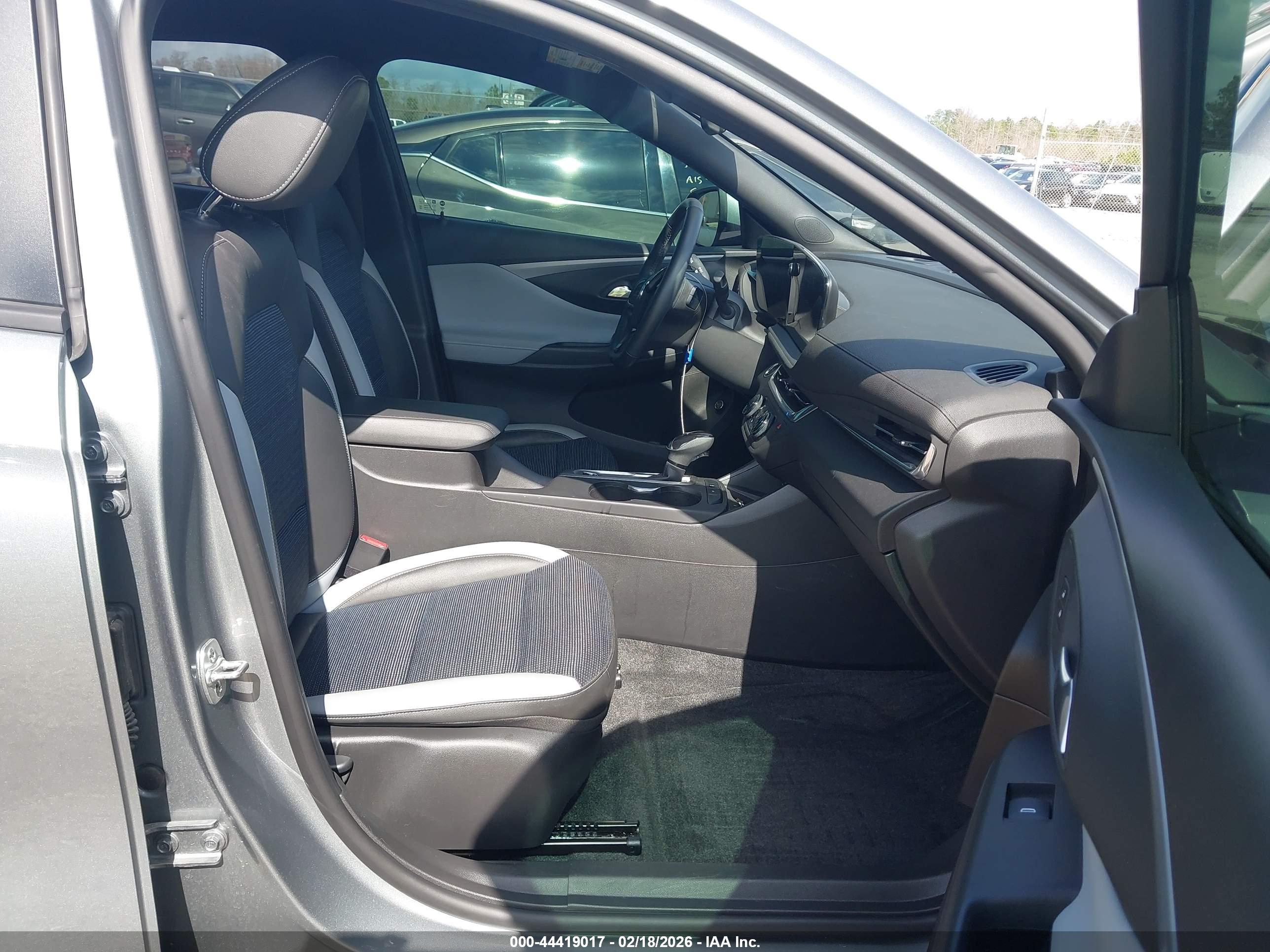 BUICK ENVISTA image 5