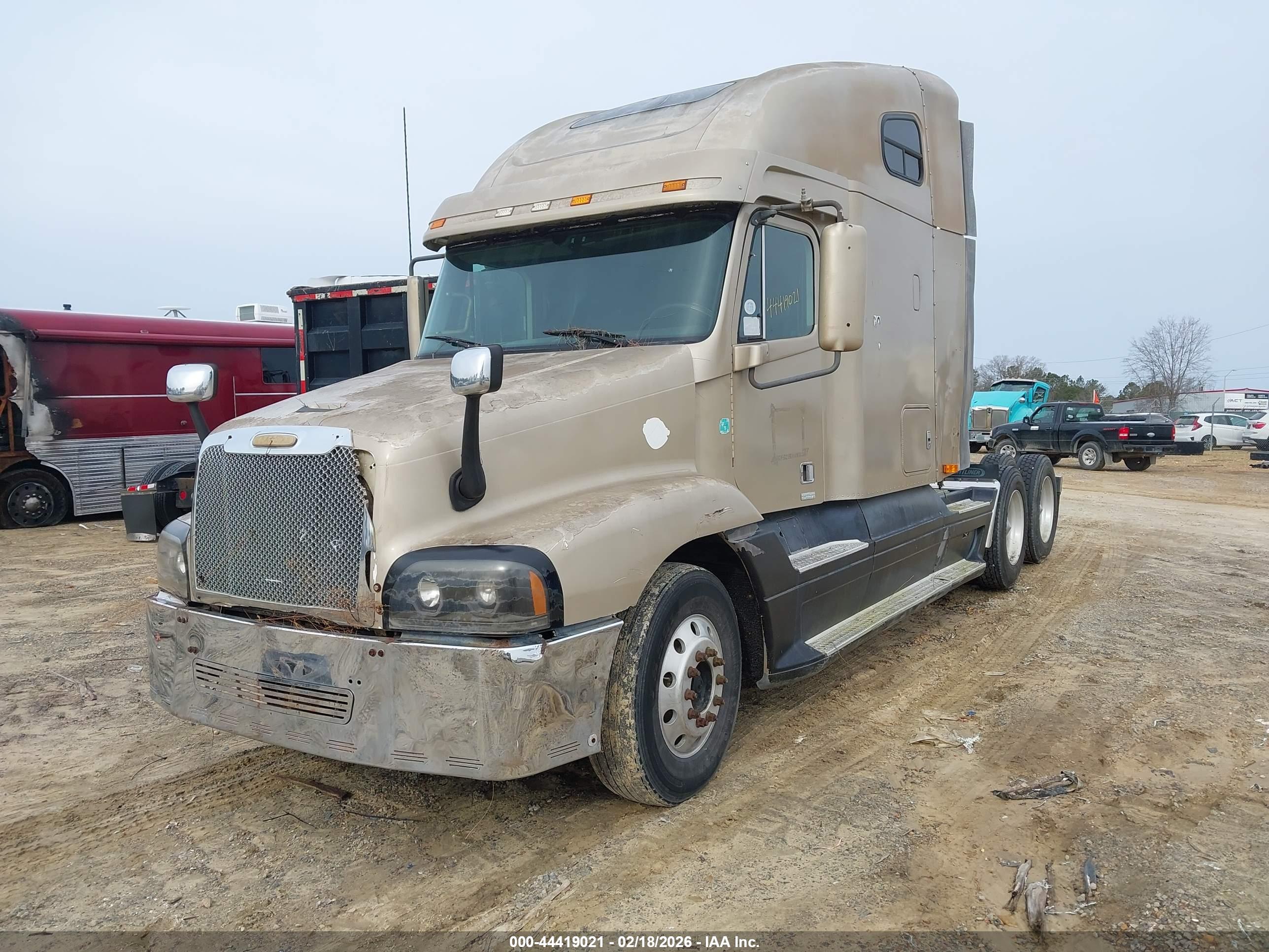 FREIGHTLINER CONVENTIONAL image 2