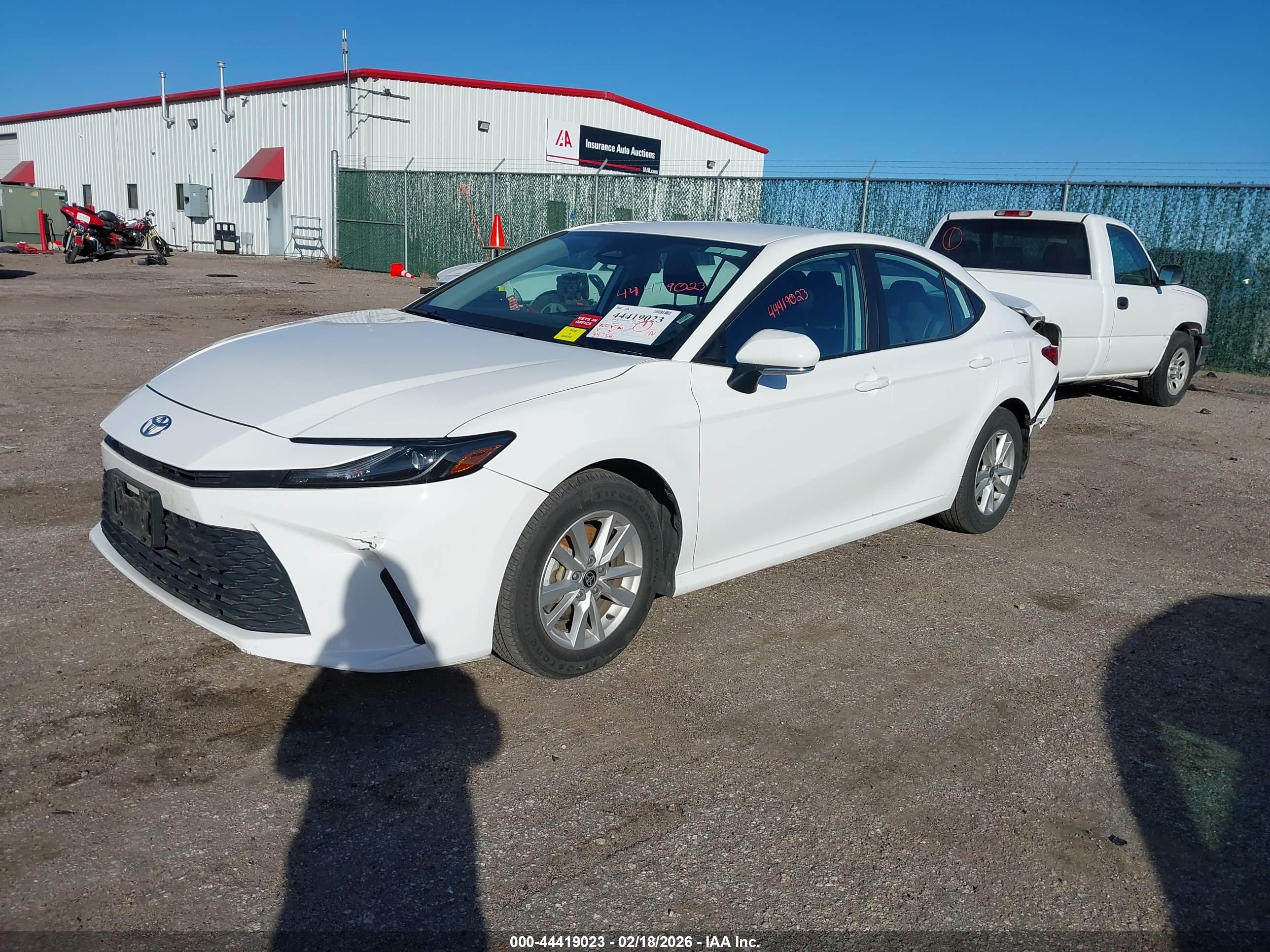 TOYOTA CAMRY image 2