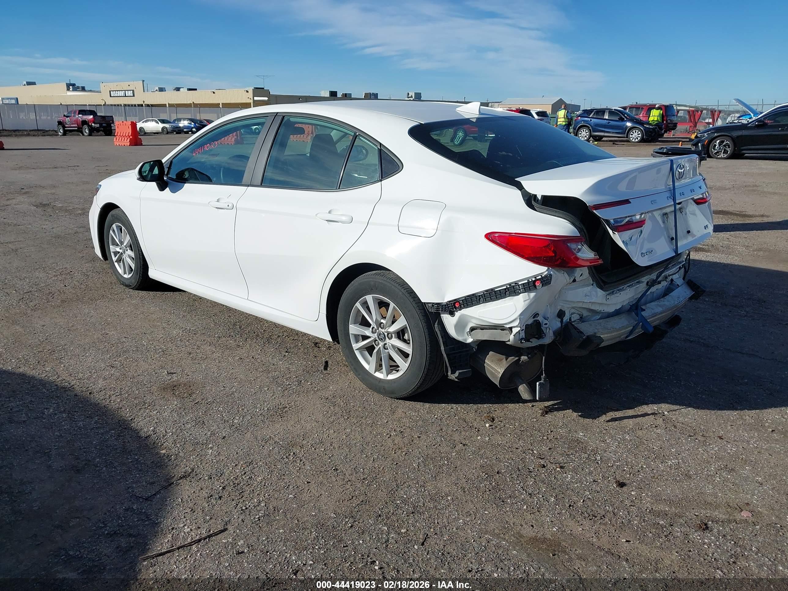 TOYOTA CAMRY image 3