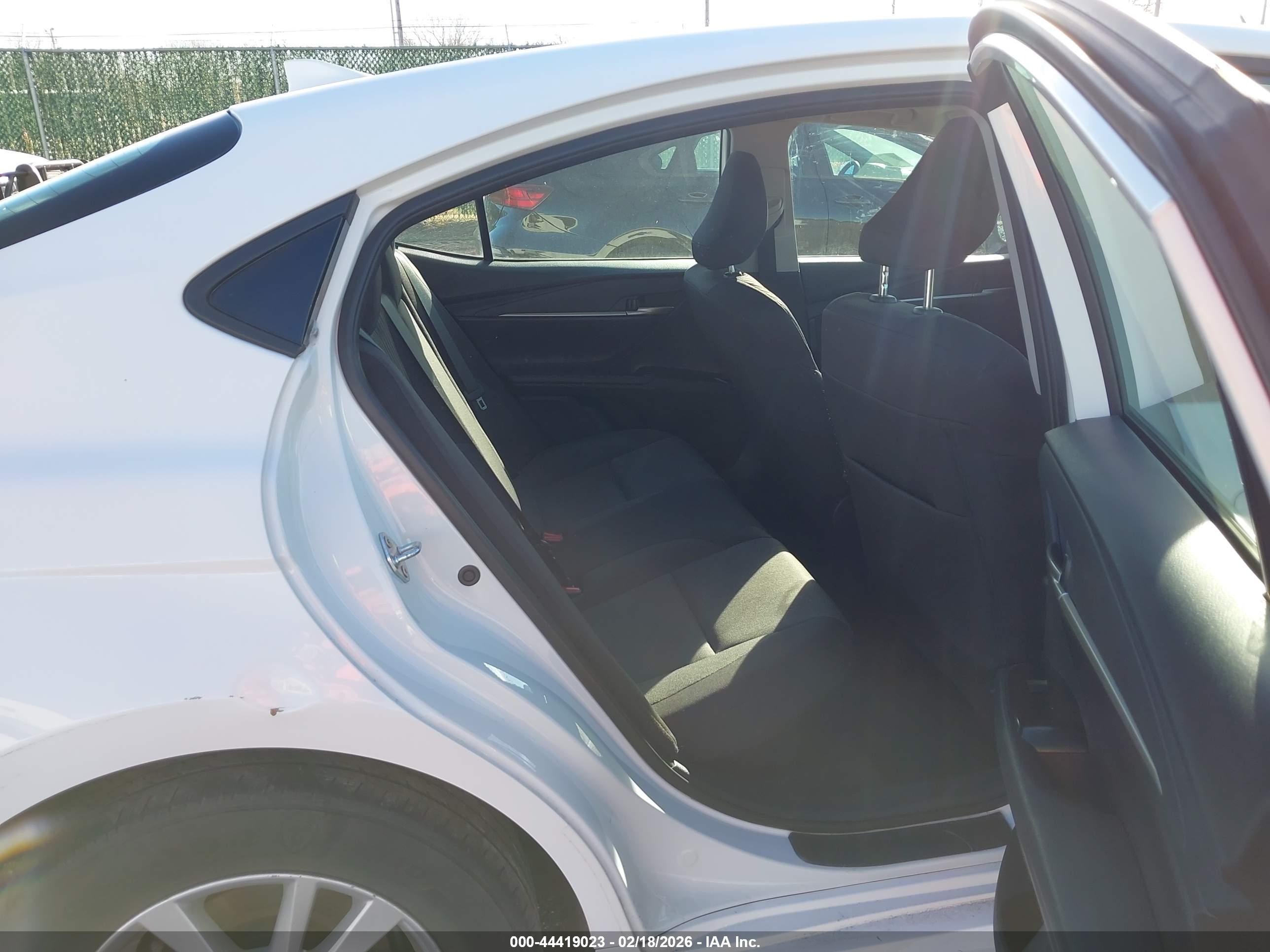 TOYOTA CAMRY image 8