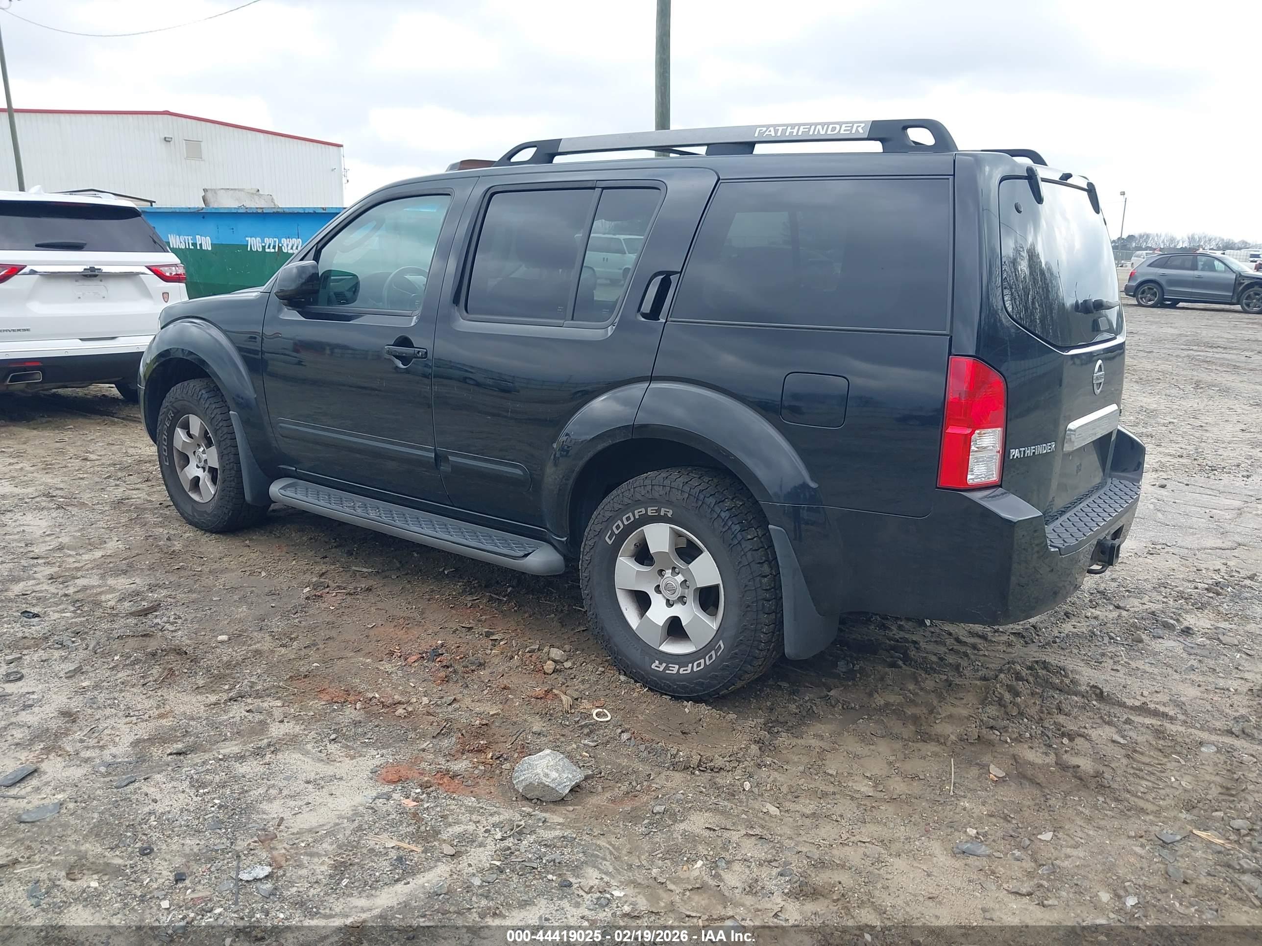 NISSAN PATHFINDER image 3